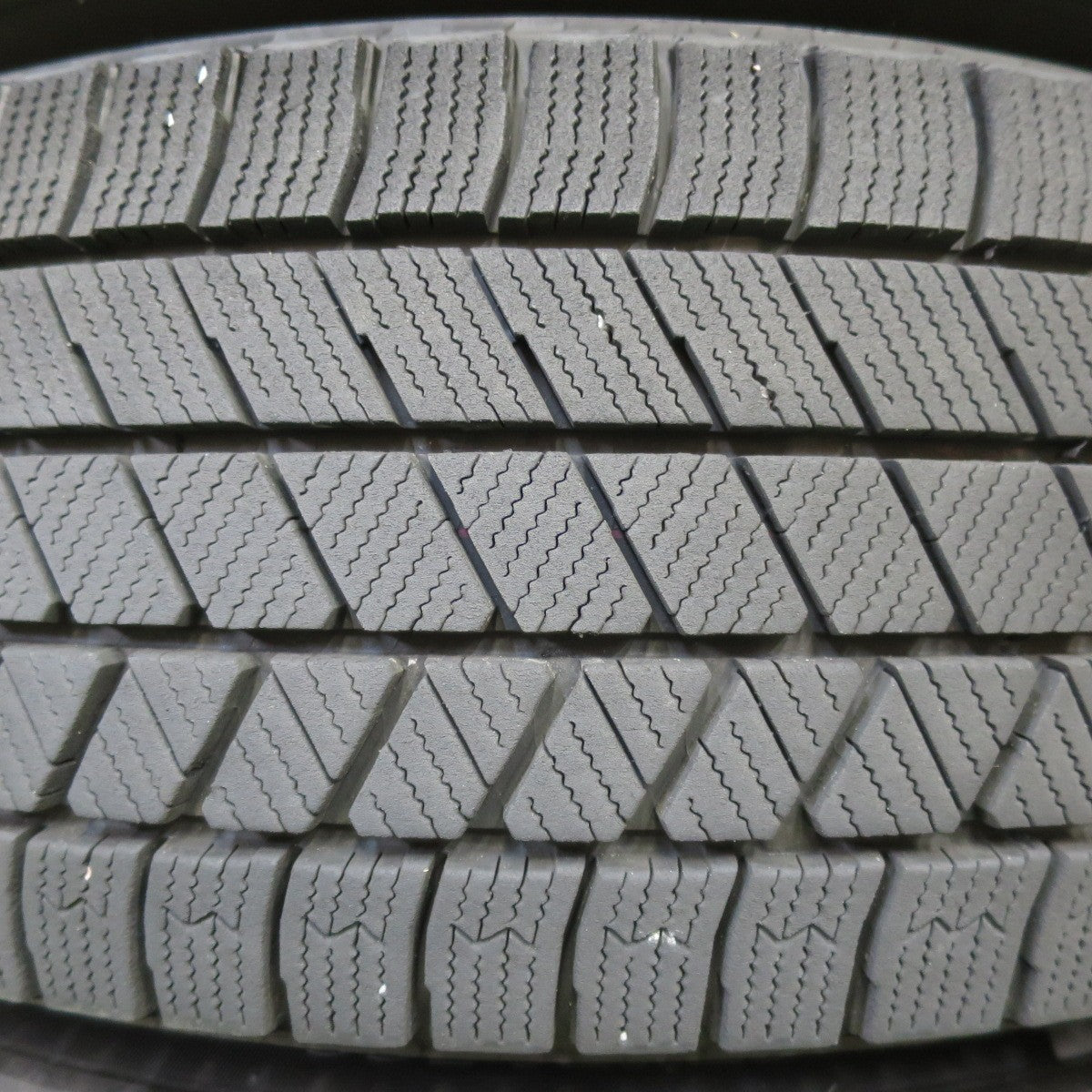 [送料無料] バリ溝！22年！キレイ！9分★スタッドレス 195/65R15 ブリヂストン ブリザック VRX3 VELVA CHARGE ヴェルヴァ PCD114.3/5H★4101602イス