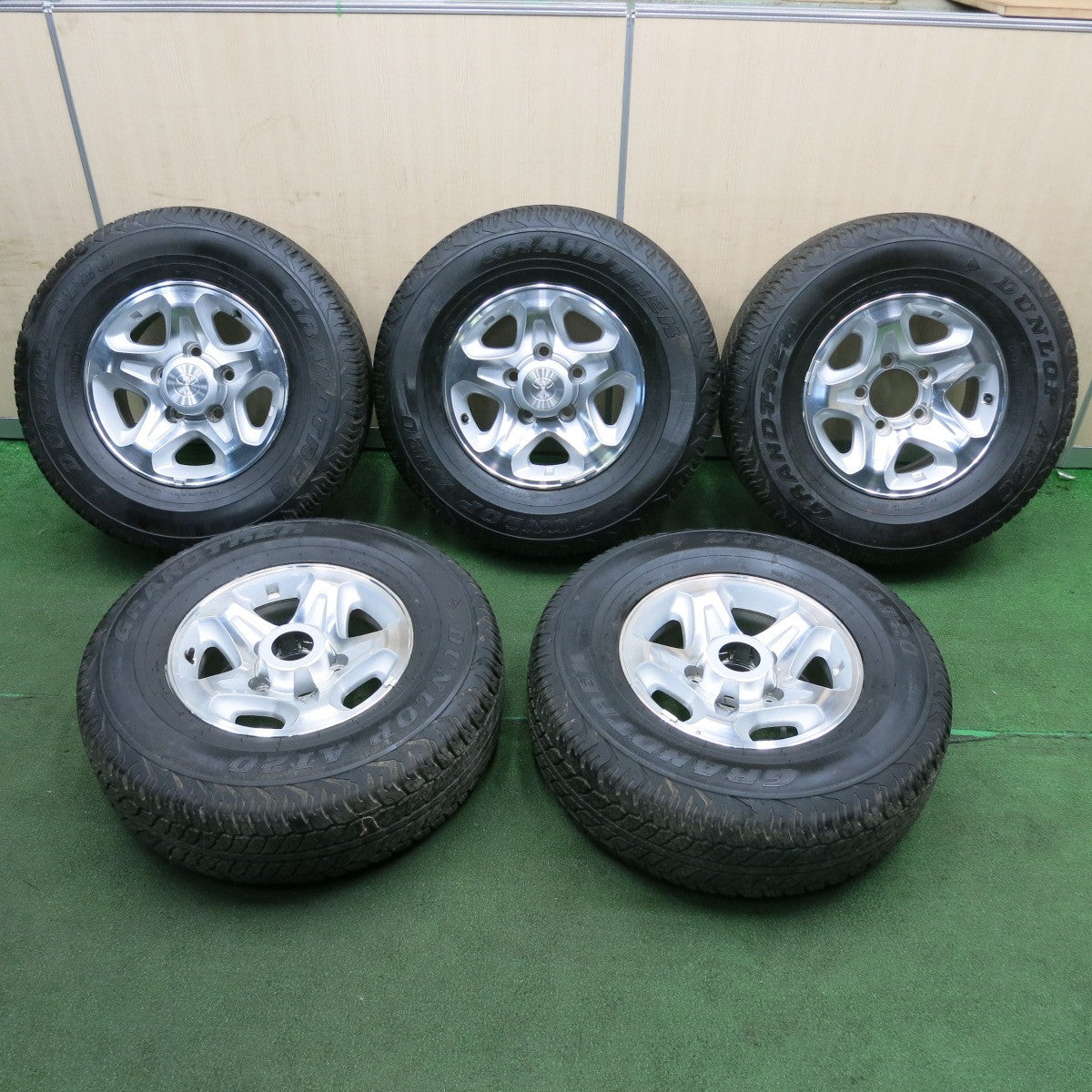 *送料無料* 新車外し★トヨタ 再販 復刻 70 ランクル 純正 265/70R16 ダンロップ AT20 グラントレック 16インチ PCD150/5H★4032503TNノ