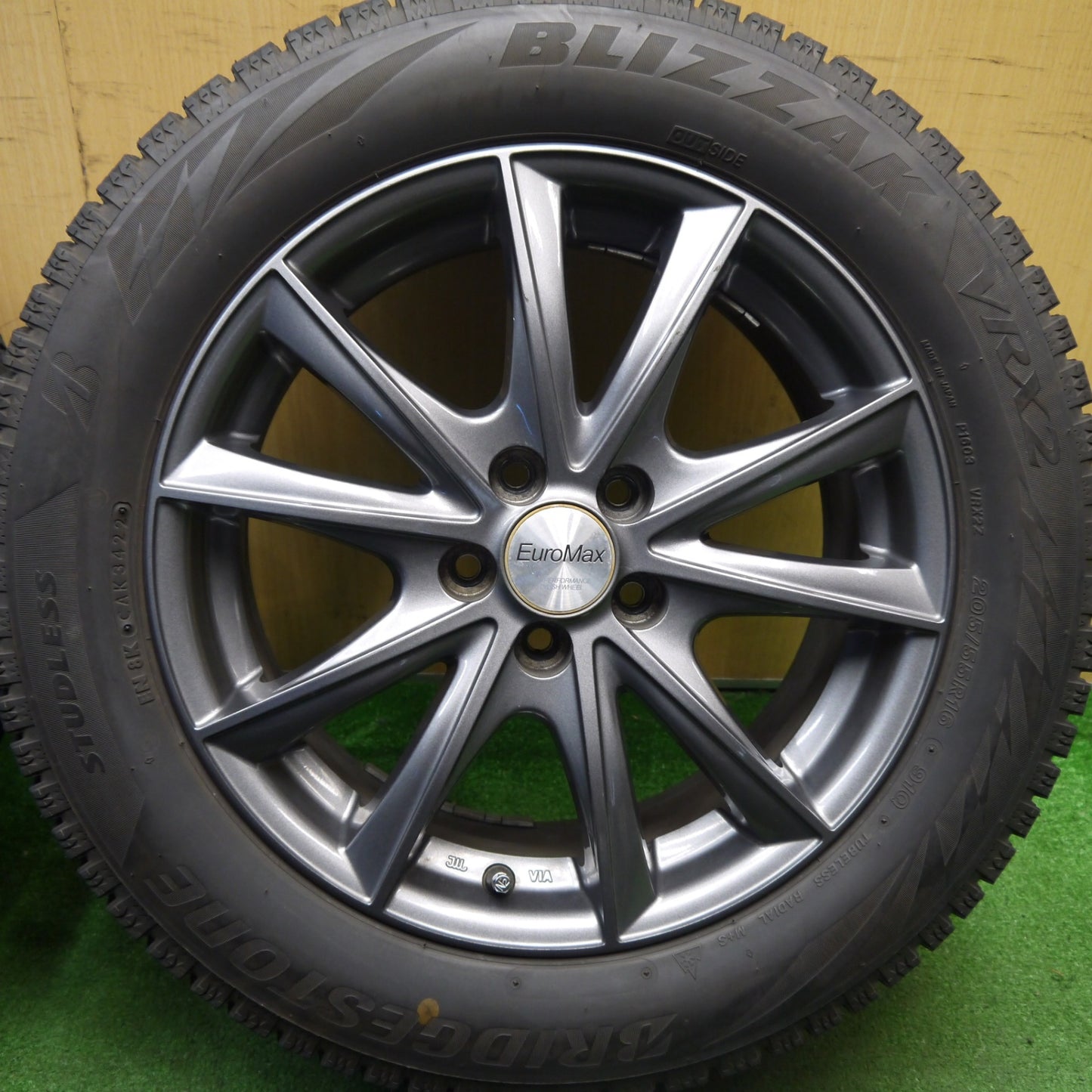 [送料無料] バリ溝！22年！キレイ！9.5分★86 BRZ 等 205/55R16 スタッドレス ブリヂストン ブリザック VRX2 EuroMax ユーロマックス 16インチ PCD100/5H★5040804Hス