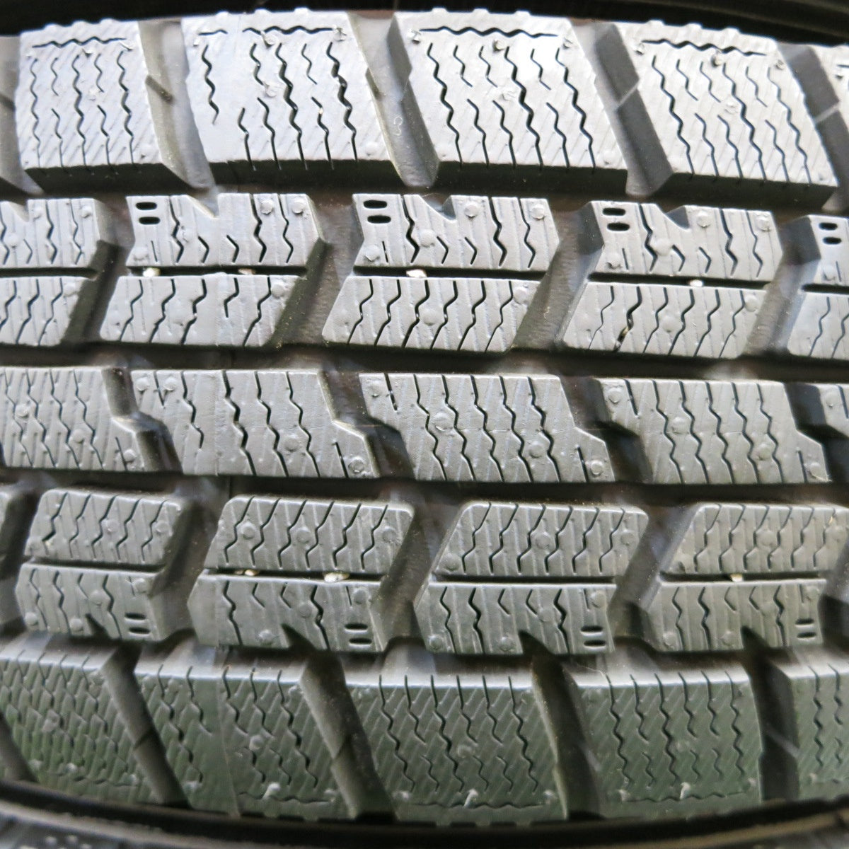 *送料無料* 超バリ溝！22年！キレイ！ほぼ10分★スタッドレス 155/65R14 グッドイヤー アイスナビ7 ravrion RM01 ラブリオン 14インチ PCD100/4H★4051611イス