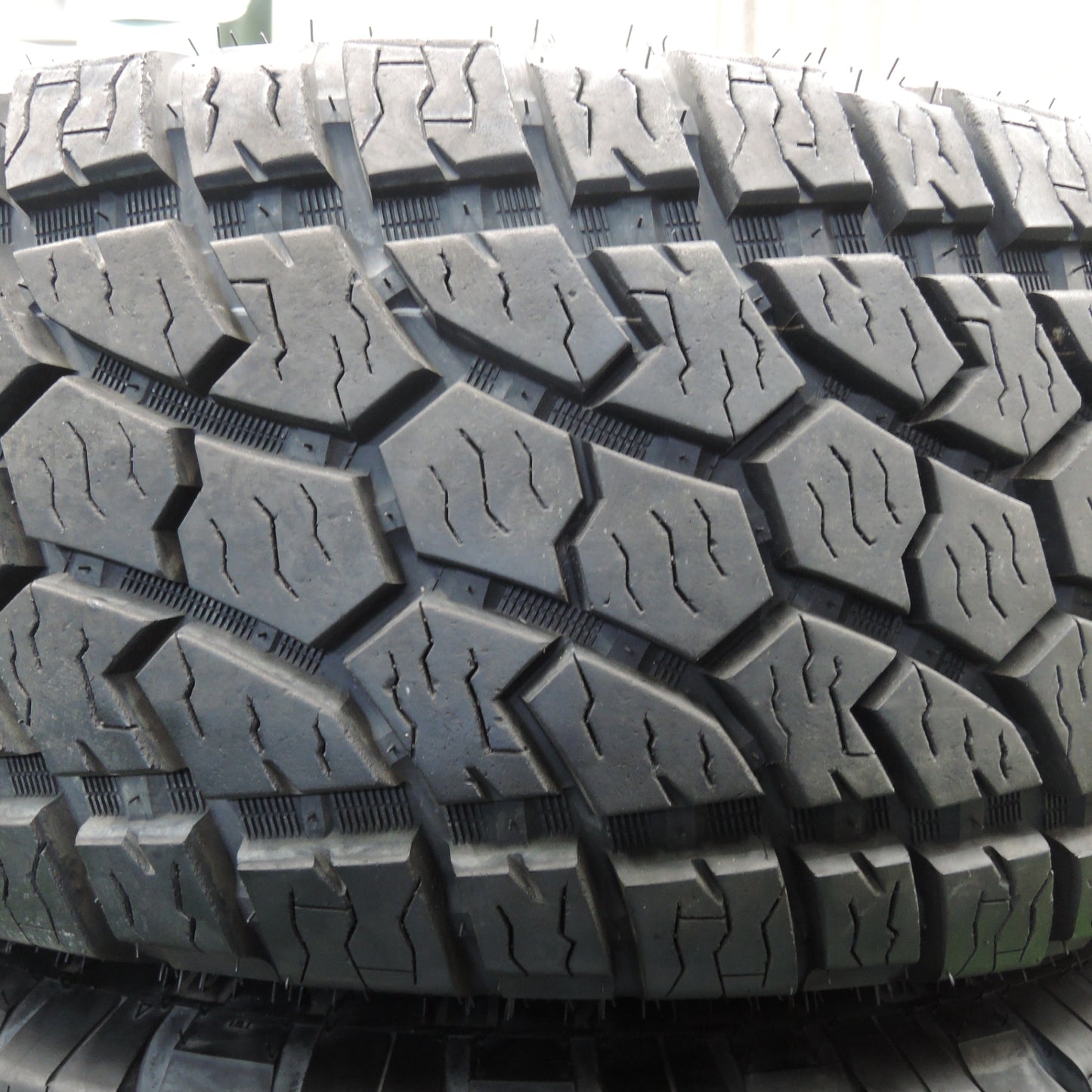 *送料無料* バリ溝！キレイ！9分★タンドラ 等 atx series 285/65R18 レーダー RENEGADE A/T5 18インチ atx シリーズ PCD150/5H★4030405NJノ