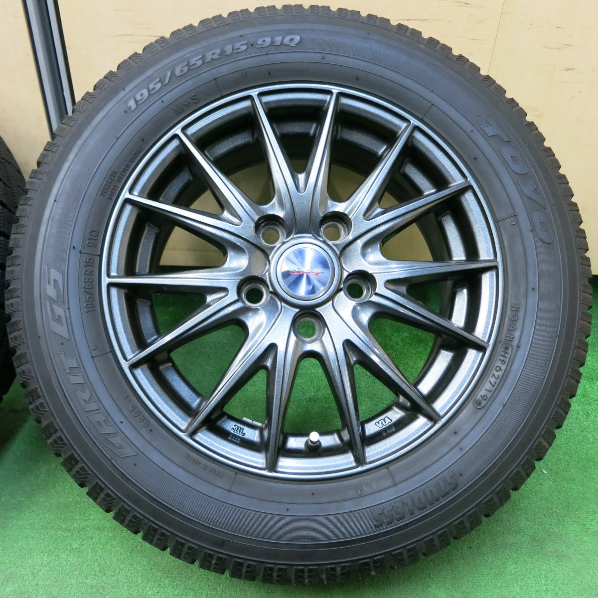 *送料無料* バリ溝！キレイ！9.5分★スタッドレス 195/65R15 トーヨー ガリット G5 VELVA SPORTZ ヴェルヴァ 15インチ PCD114.3/5H★4050810イス