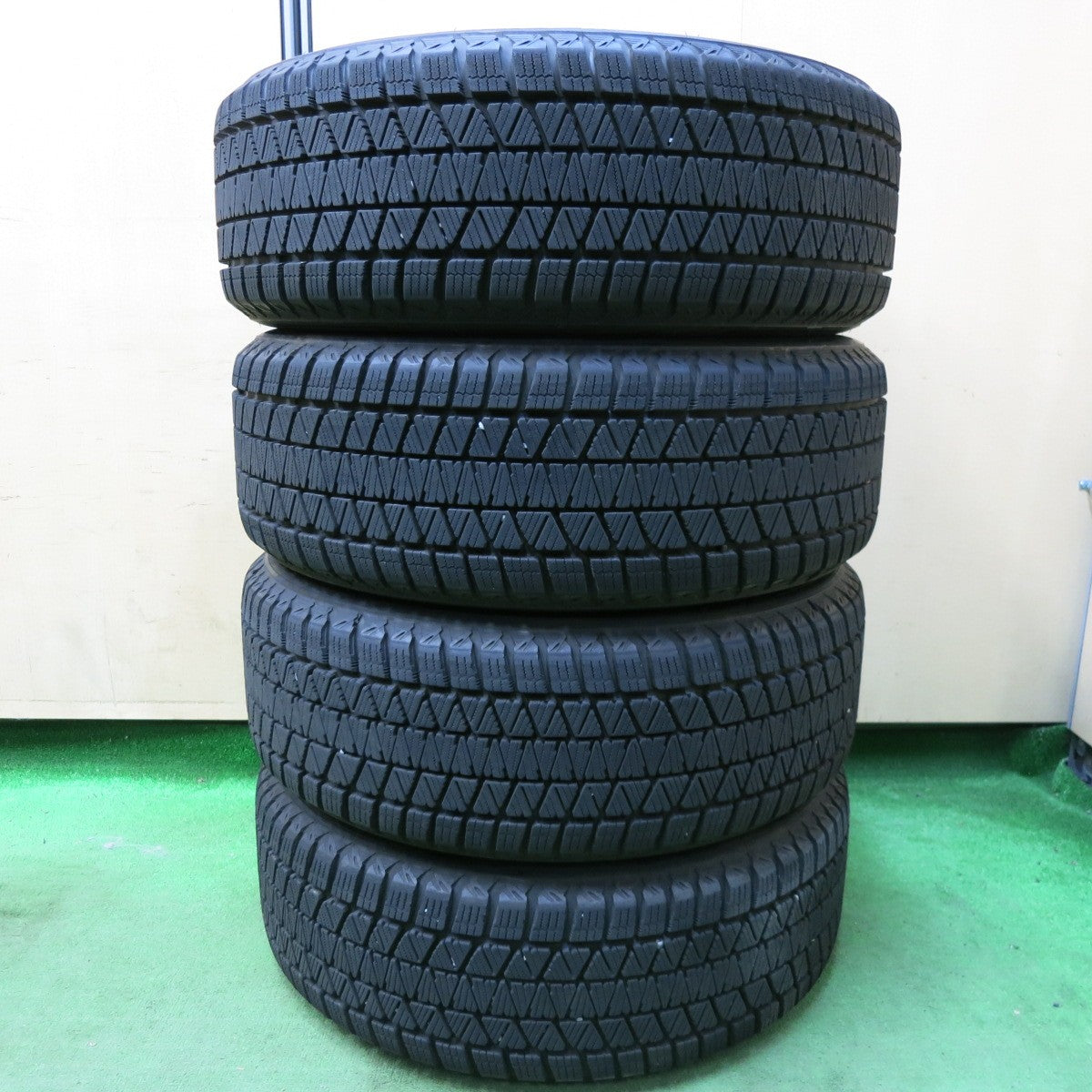 [送料無料] バリ溝！22年！キレイ！9.5分★スタッドレス 225/55R18 ブリヂストン ブリザック DM-V3 WINNERS ウィナーズ 18インチ PCD114.3/5H★4121102SYス