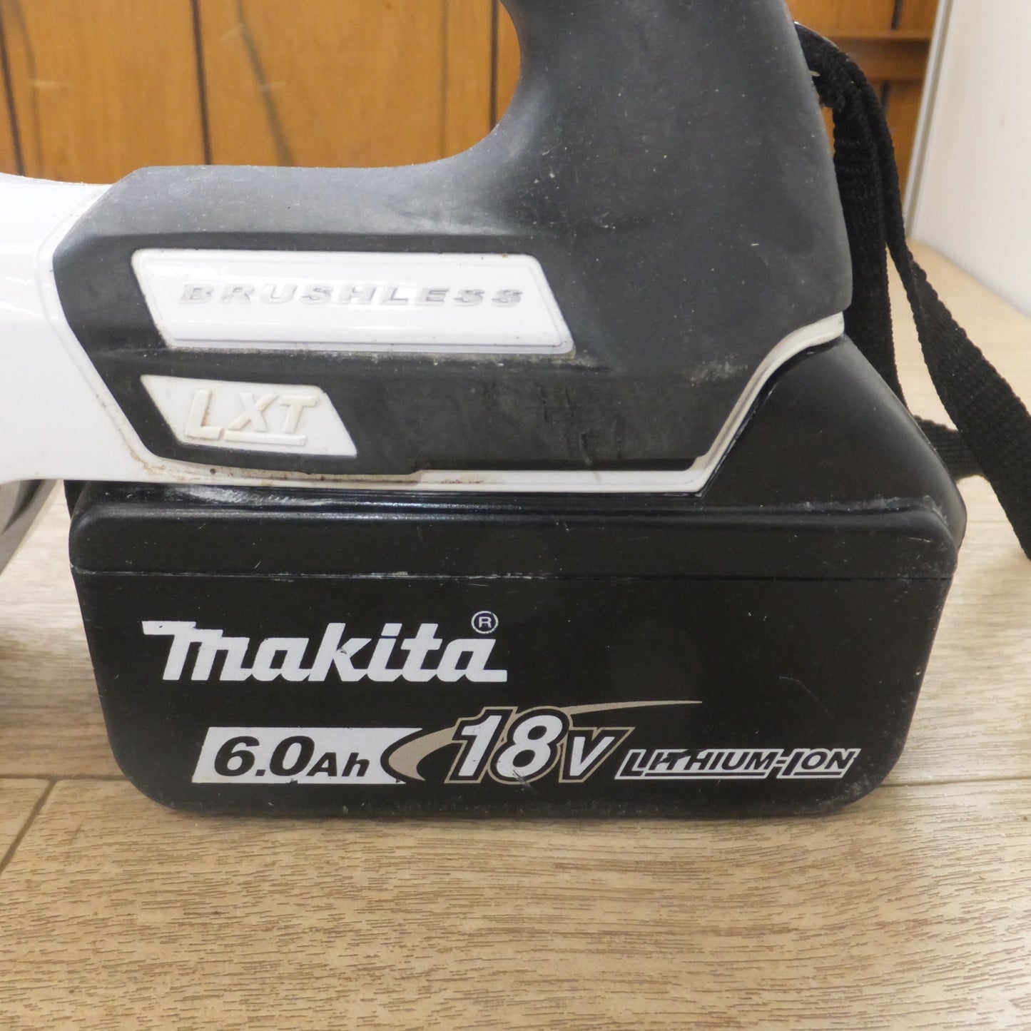 [送料無料] ★マキタ makita 充電式クリーナ CL281FD　バッテリ BL1860B　セット　サイクロンアタッチメント なし★