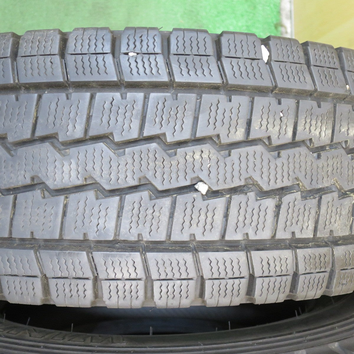 *送料無料* 4本価格★トラック タイヤ 205/70R16 111/109L スタッドレス ダンロップ ウインターマックス LT03 16インチ★4031505KKスタ