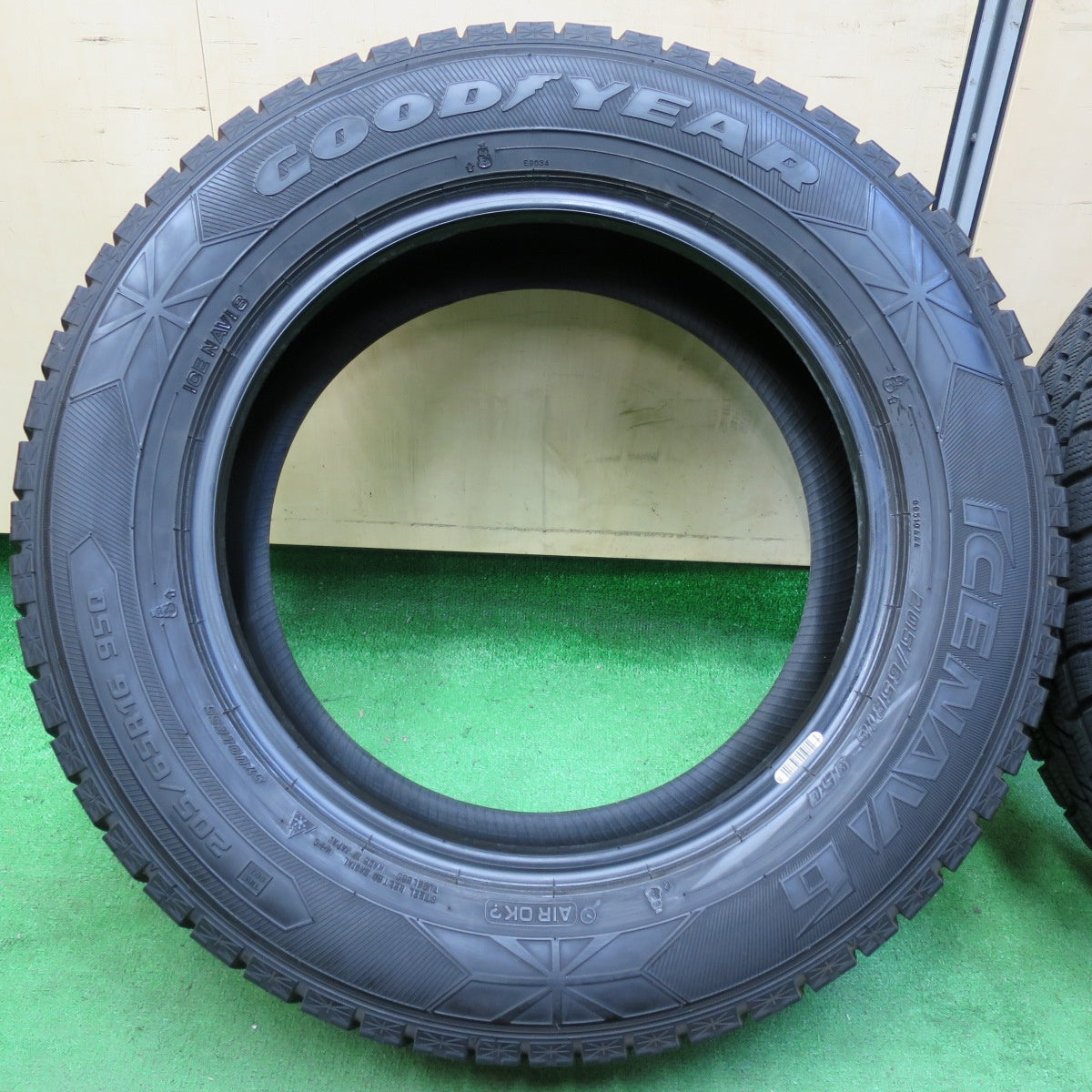 *送料無料* バリ溝！8.5分★スタッドレス 205/65R16 グッドイヤー アイスナビ6 タイヤ 16インチ エスティマ セレナ  ヤリスクロス等★4061003イスタ