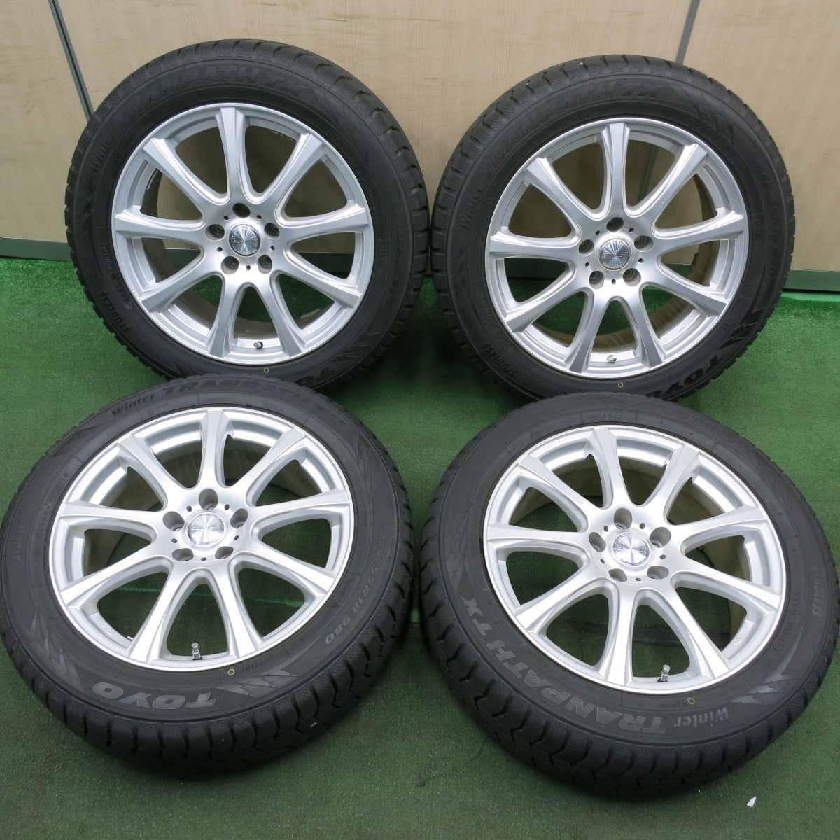 *送料無料* バリ溝！21年！9.5分★スタッドレス 225/55R18 トーヨー ウインター トランパス TX DUFACT デュファクト 18インチ PCD114.3/5H★4051504HAス