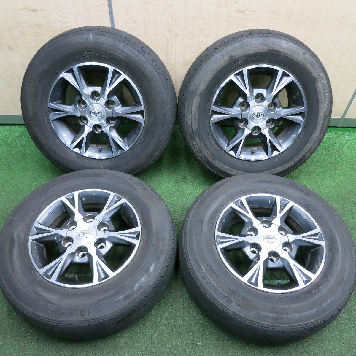 *送料無料* 4本価格！20年★トヨタ 200系 ハイエース 純正 OP 195/80R15 107/105L ブリヂストン RD-613 STEEL PCD139.7/6H★4042003HAノ