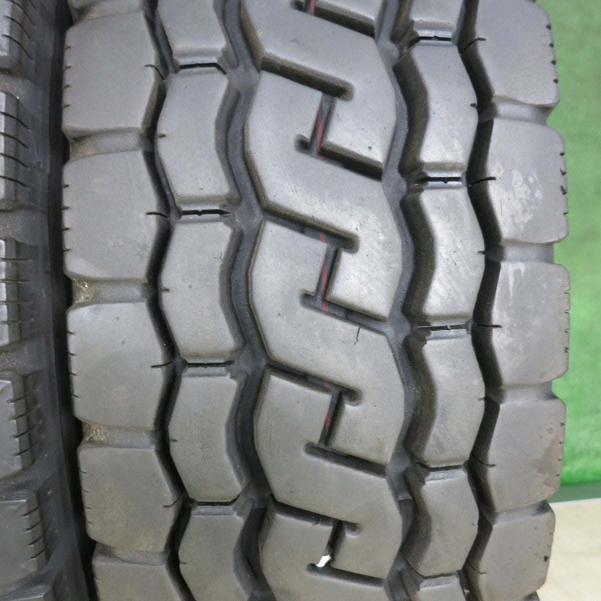 *送料無料* バリ溝！20年！9.5分★トラック タイヤ 195/85R16 114/112N ブリヂストン エコピア M812 ミックス オールシーズン 16インチ★4071301NJスタ