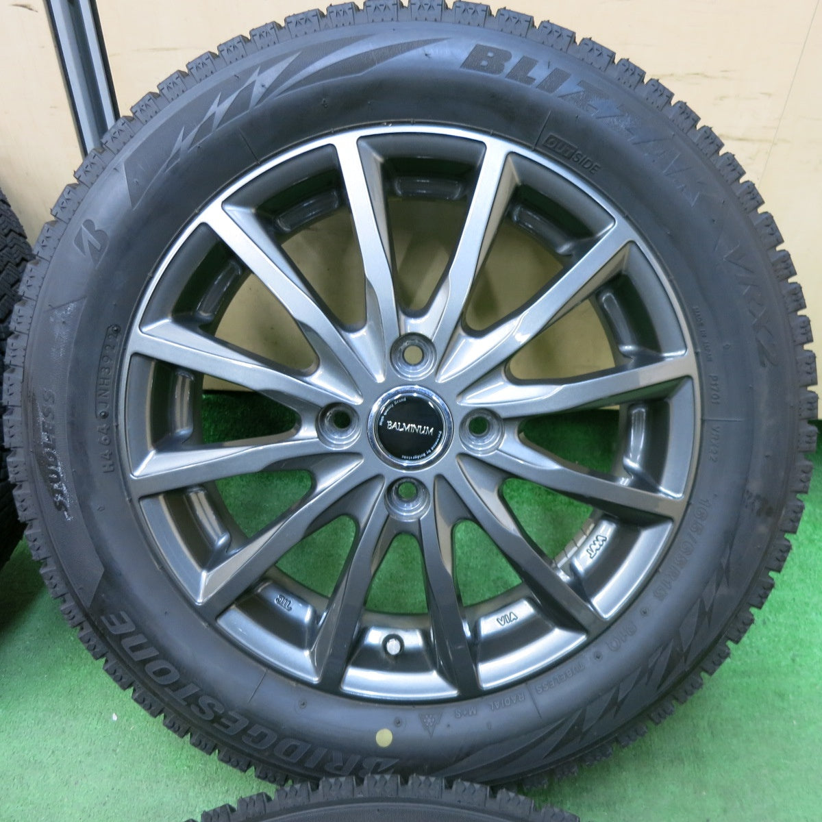 [送料無料] バリ溝！22年！キレイ！9.5分以上★スタッドレス 165/65R15 ブリヂストン ブリザック VRX2 BALMINUM バルミナ 15インチ ハスラー ソリオ 等 PCD100/4H★5010814SYス