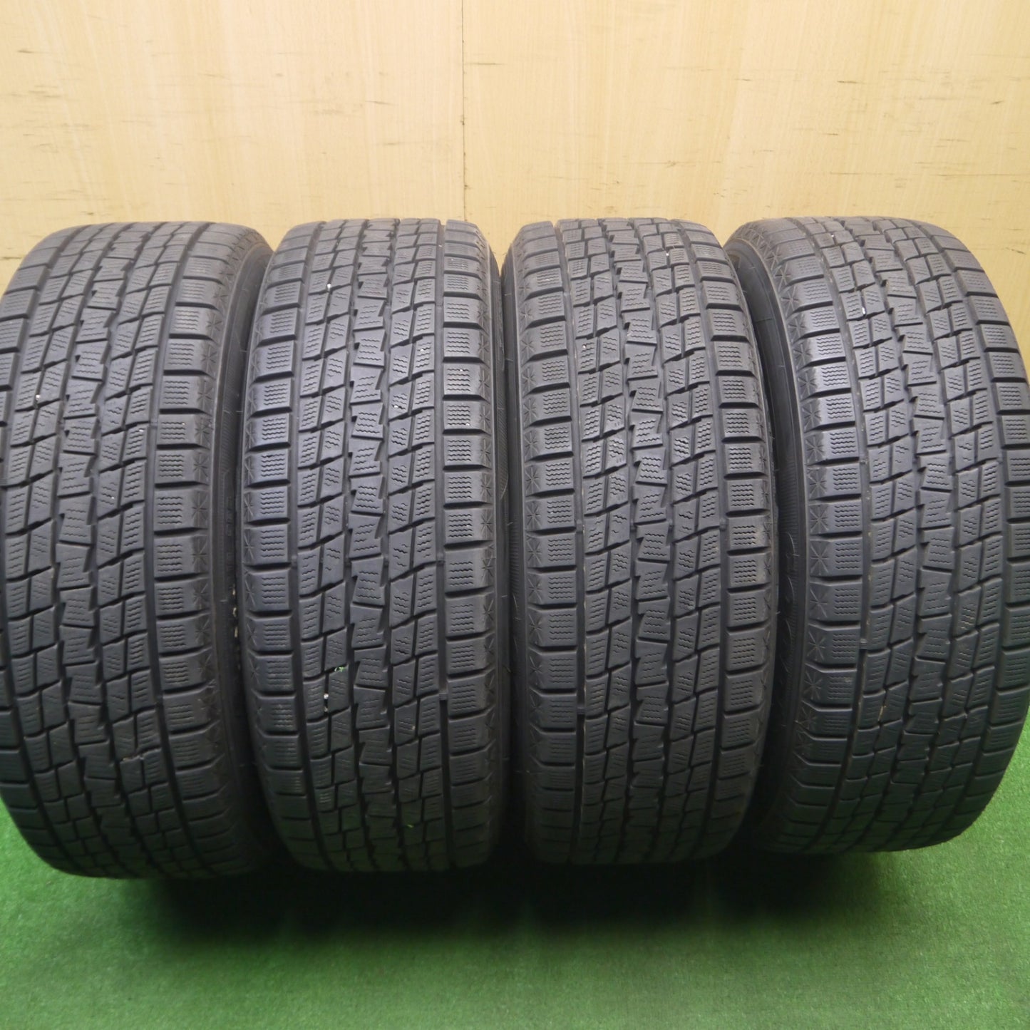 [送料無料] バリ溝！キレイ！9分★フォレスター等 225/55R18 スタッドレス グッドイヤー アイスナビ SUV D.O.S. GaviaLⅡ DOS 18インチ PCD100/5H★4112507Hス