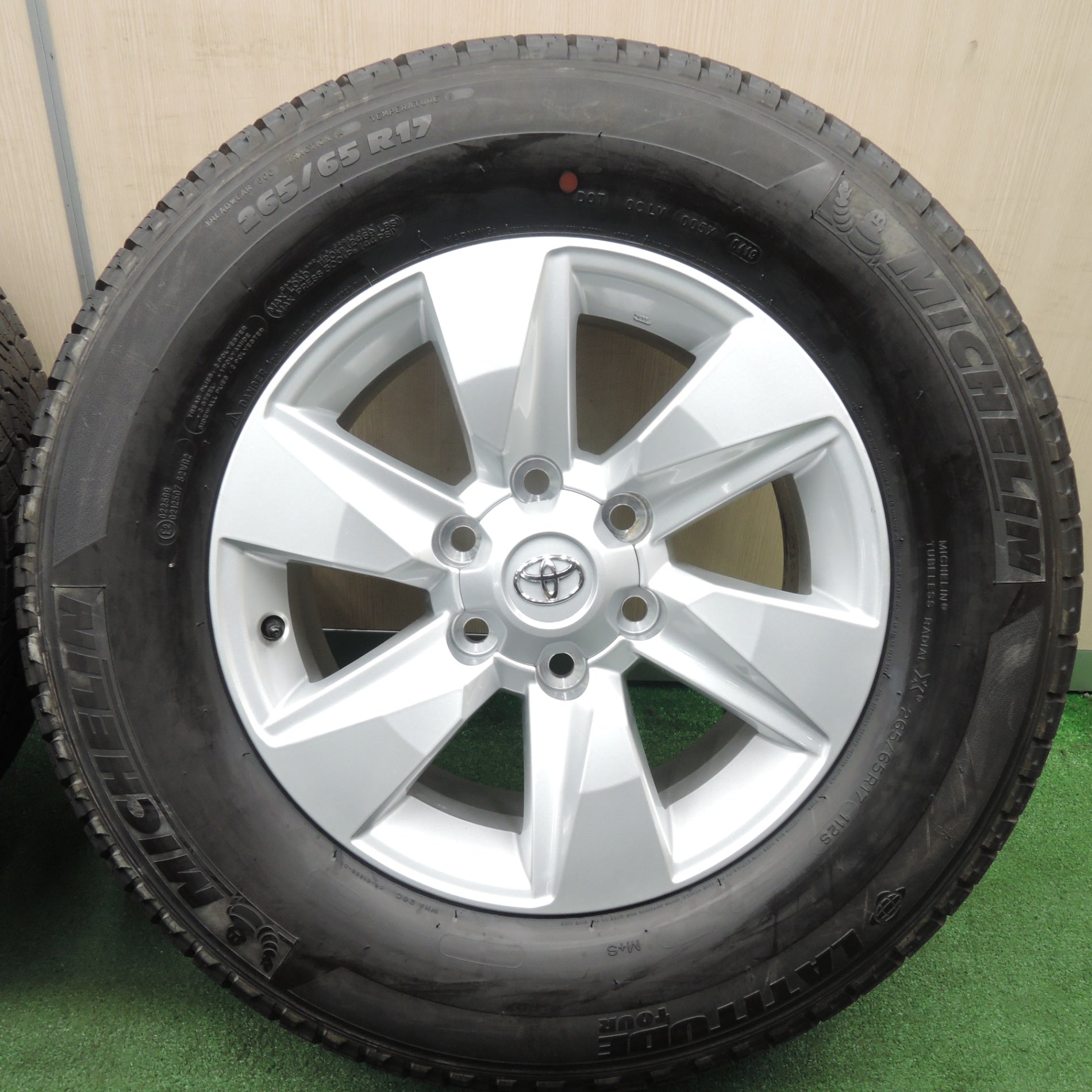 送料無料* 新車外し☆トヨタ 150系 ランクル プラド 純正 265/65R17 ミシュラン LATITUDE TOUR 17インチ P |  名古屋/岐阜の中古カー用品・工具の買取/販売ならガレージゲット