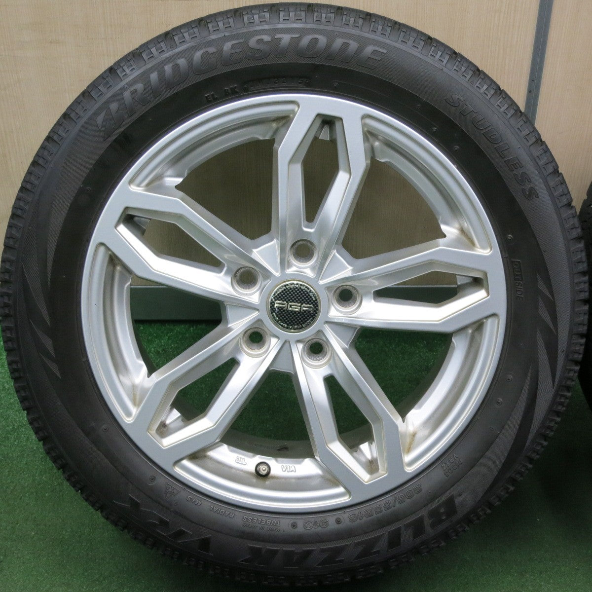 *送料無料* 4本価格★ワーゲン 等 AGA 205/55R16 スタッドレス ブリヂストン ブリザック VRX 16インチ PCD112/5H★4040908TNス