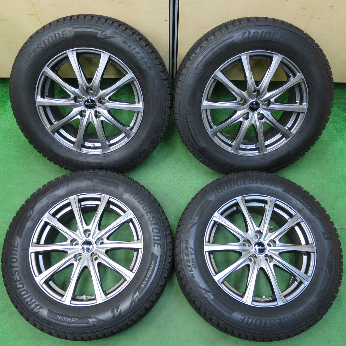 *送料無料* バリ溝！キレイ！9分★スタッドレス 225/65R17 ブリヂストン ブリザック DM-V3 EuroSpeed MANARAY SPORT 17インチ PCD114.3/5H★4071207イス