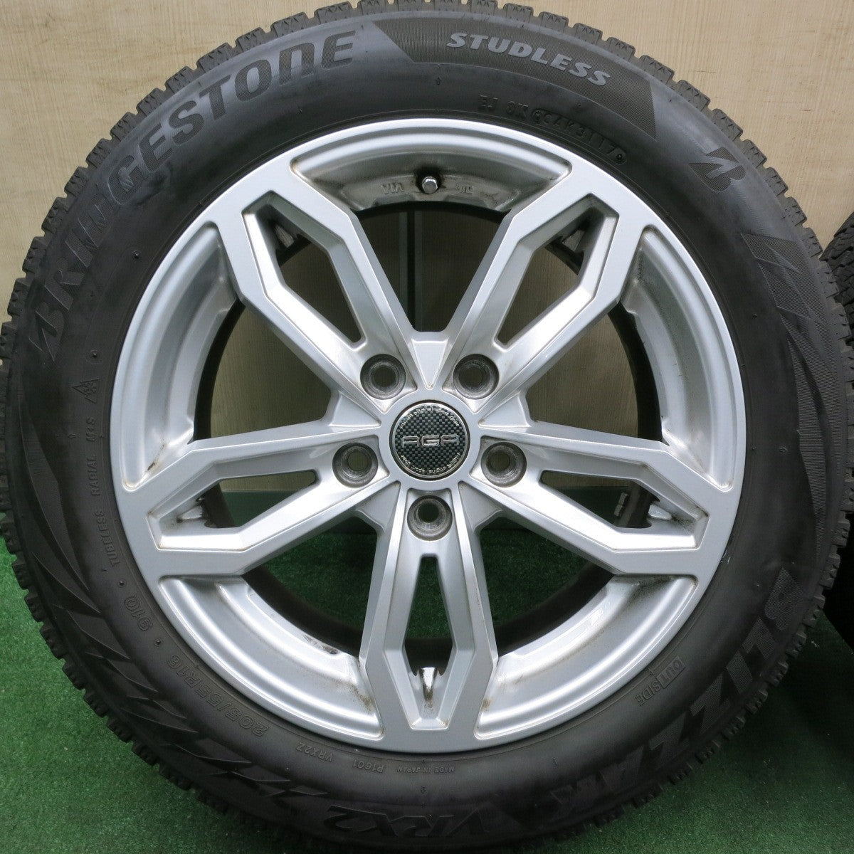 *送料無料* 4本価格★MINI ミニ 等 AGA 205/55R16 スタッドレス ブリヂストン ブリザック VRX2 16インチ PCD112/5H★4070202HAス