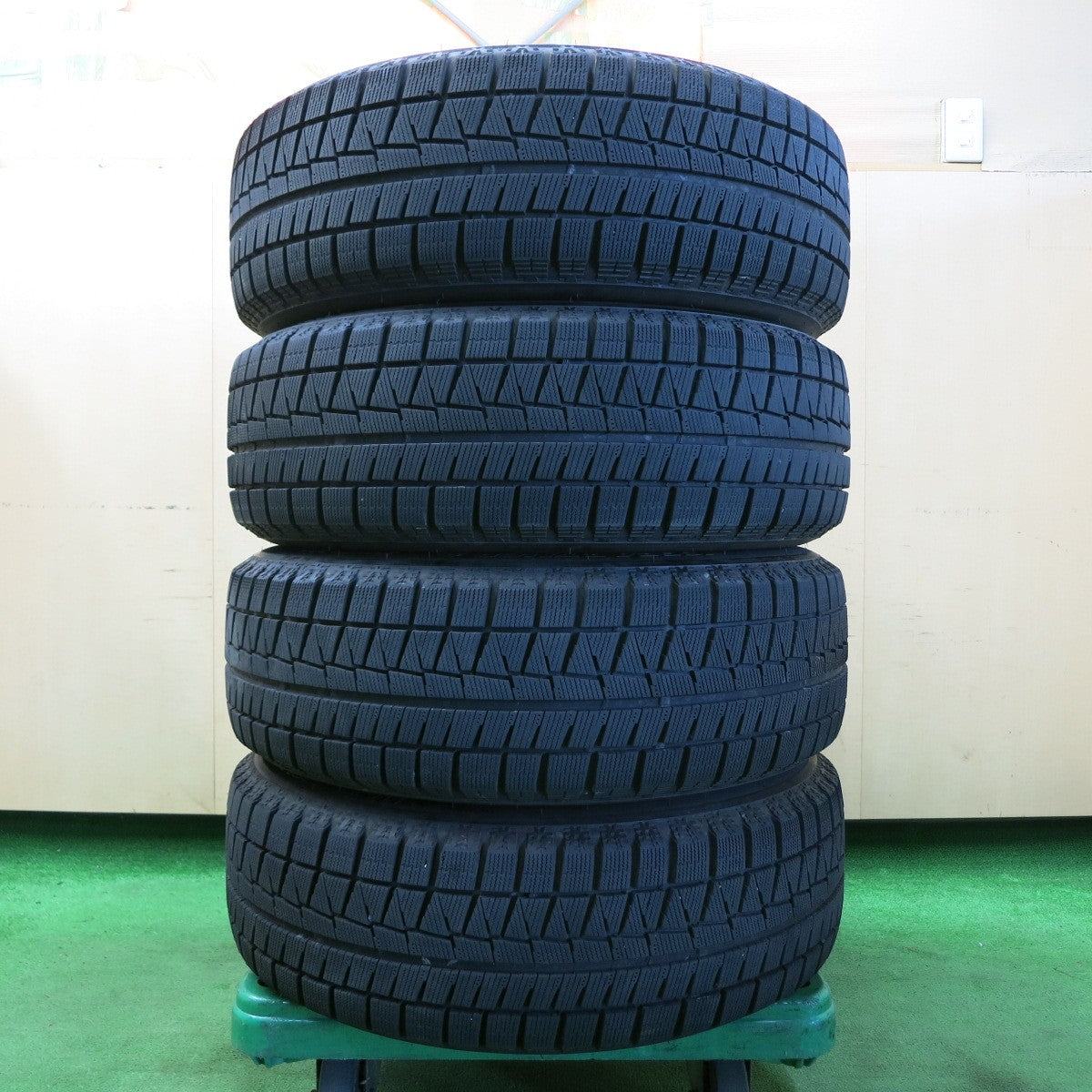 *送料無料* バリ溝！22年！8.5分★スタッドレス 215/60R16 ブリヂストン アイスパートナー2 TOPRUN トップラン 16インチ  PCD114.3/5H★4051105イス