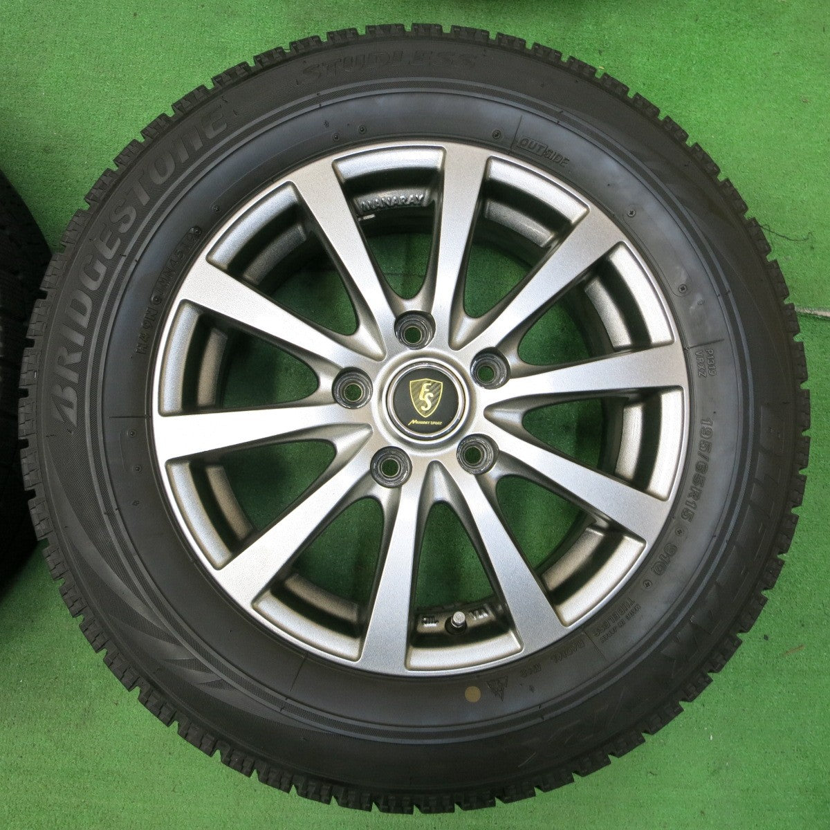 *送料無料* バリ溝！20年！キレイ！8.5分★スタッドレス 195/65R15 ブリヂストン ブリザック VRX MANARAY SPORT マナレイ PCD114.3/5H★4052806イス