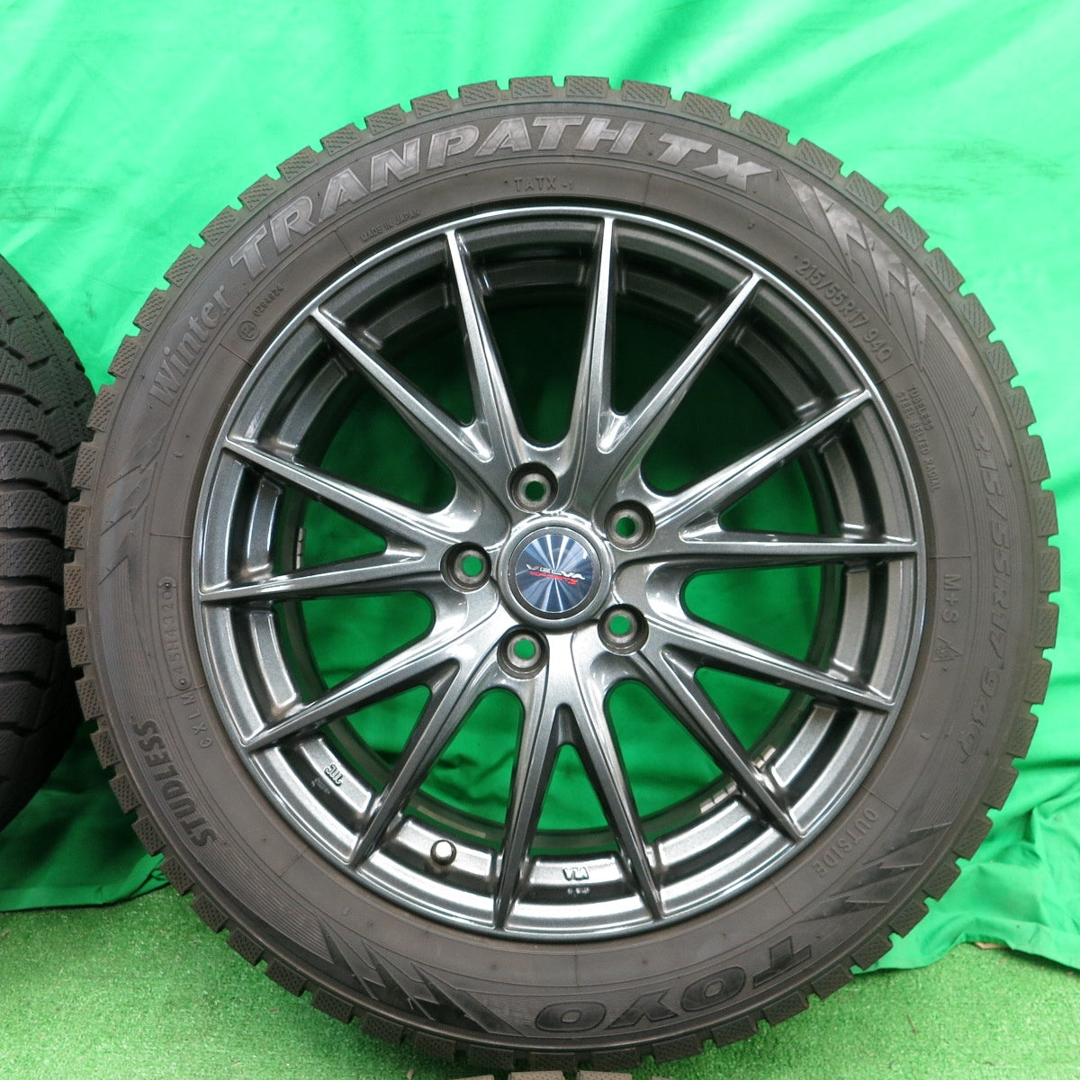 *送料無料* バリ溝！20年！キレイ！9.5分★スタッドレス 215/55R17 トーヨー ウインター トランパス TX VELVA SPORTZ ヴェルヴァ PCD114.3/5H★4042205ナス