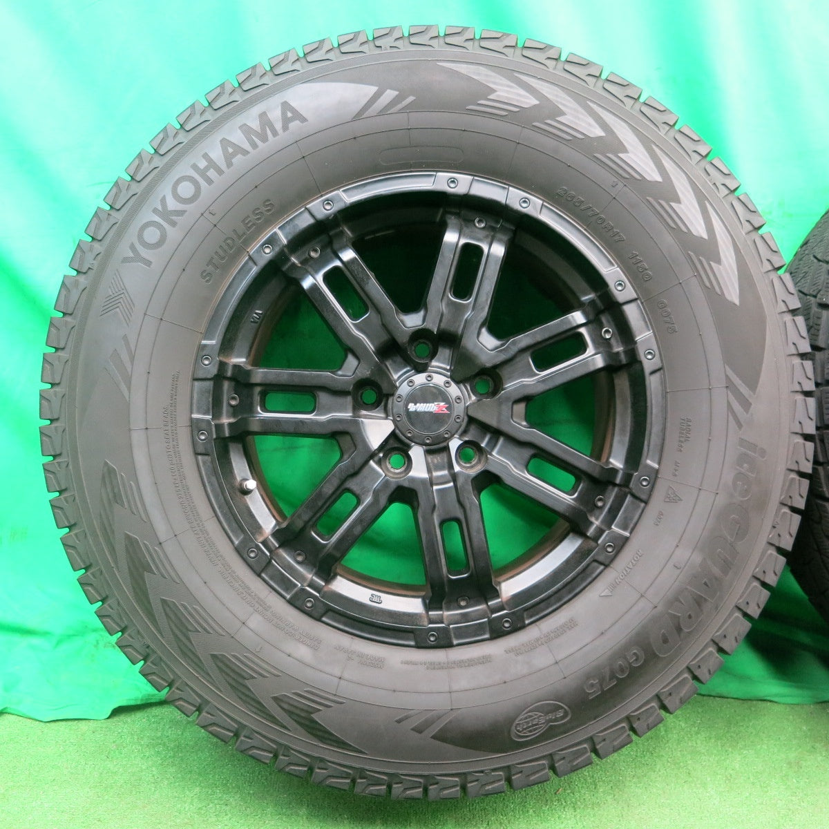 *送料無料* バリ溝！キレイ！9.5分★ジープ等 265/70R17 スタッドレス ヨコハマ アイスガード G075 B-MUD Z 17インチ PCD127/5H★4052701ナス