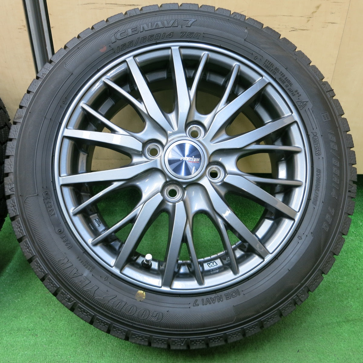 *送料無料* 超バリ溝！22年！キレイ！ほぼ10分★スタッドレス 155/65R14 グッドイヤー アイスナビ7 ravrion RM01 ラブリオン 14インチ PCD100/4H★4051611イス