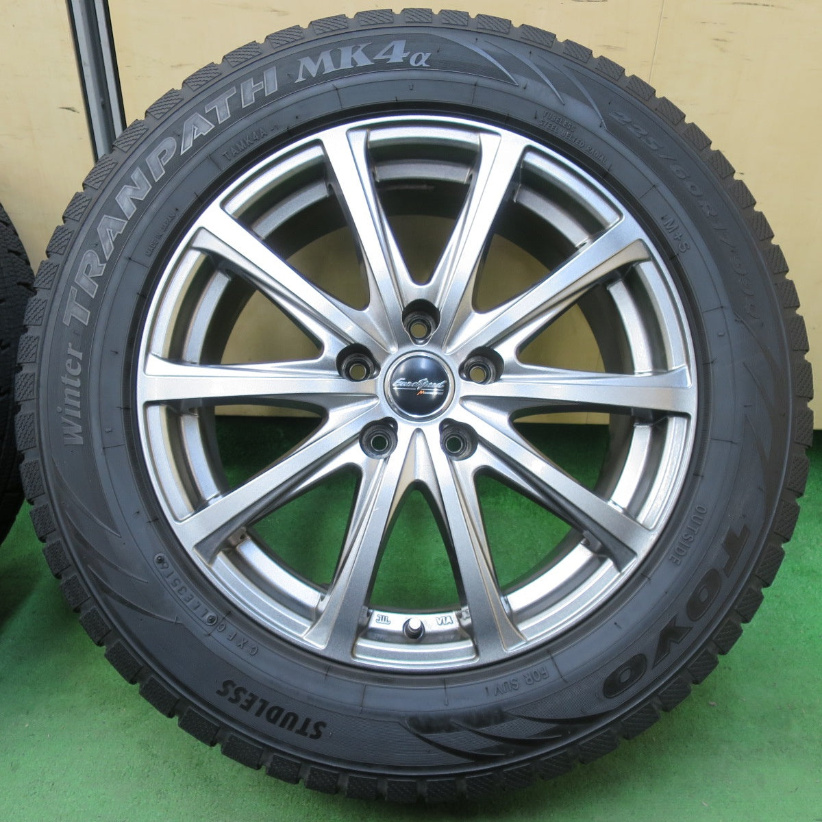 [送料無料] バリ溝！キレイ！9分★スタッドレス 225/60R17 トーヨー ウインター トランパス MK4α Eurospeed MANARAY SPORT 17インチ PCD114.3/5H★5012406イス