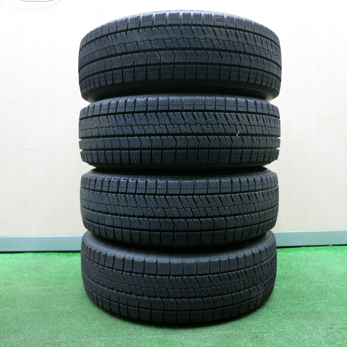 *送料無料* バリ溝！21年！9.5分★スタッドレス 185/65R15 ブリヂストン ブリザック VRX2 FEID 15インチ PCD100/4H★4032405NJス