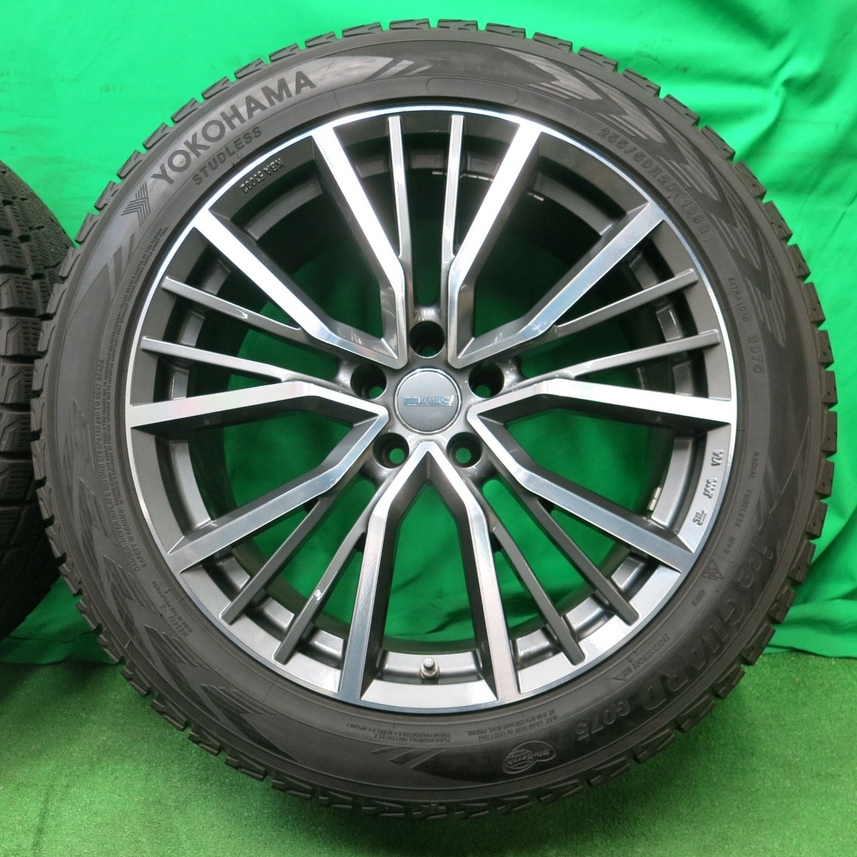 *送料無料* バリ溝！9.5分★ベンツ 等 MAK UNION 255/50R20 スタッドレス ヨコハマ アイスガード G075 20インチ PCD112/5H★4051504ナス