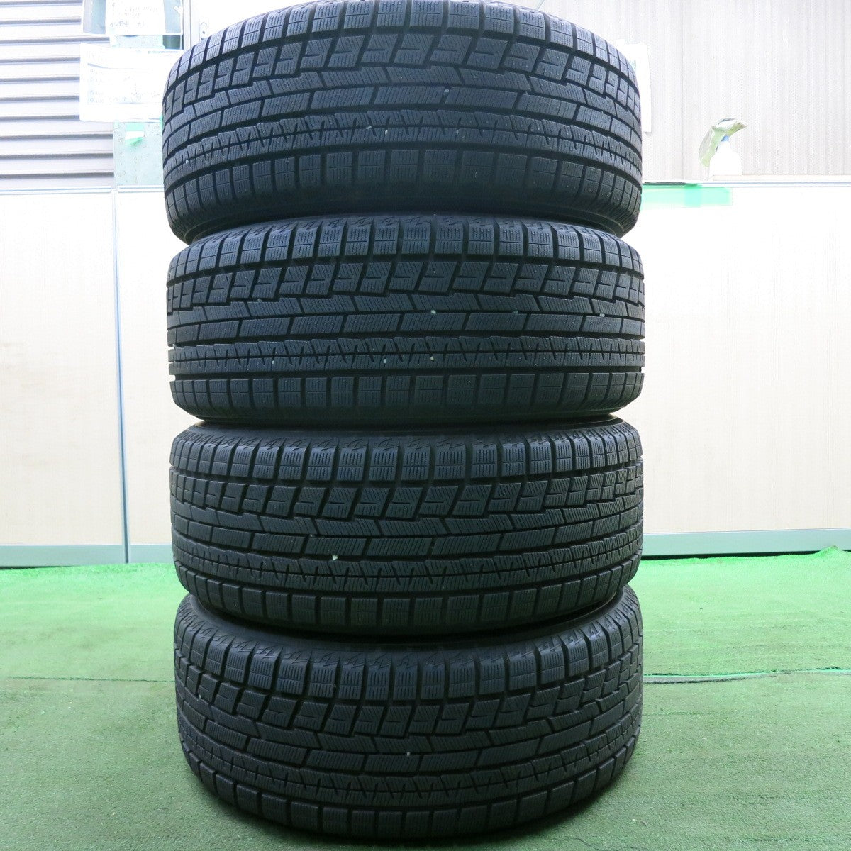 *送料無料* バリ溝！キレイ！ほぼ10分★スタッドレス 235/50R18 ヨコハマ アイスガード iG60 GRASS グラス 18インチ PCD114.3/5H★4060104HAス