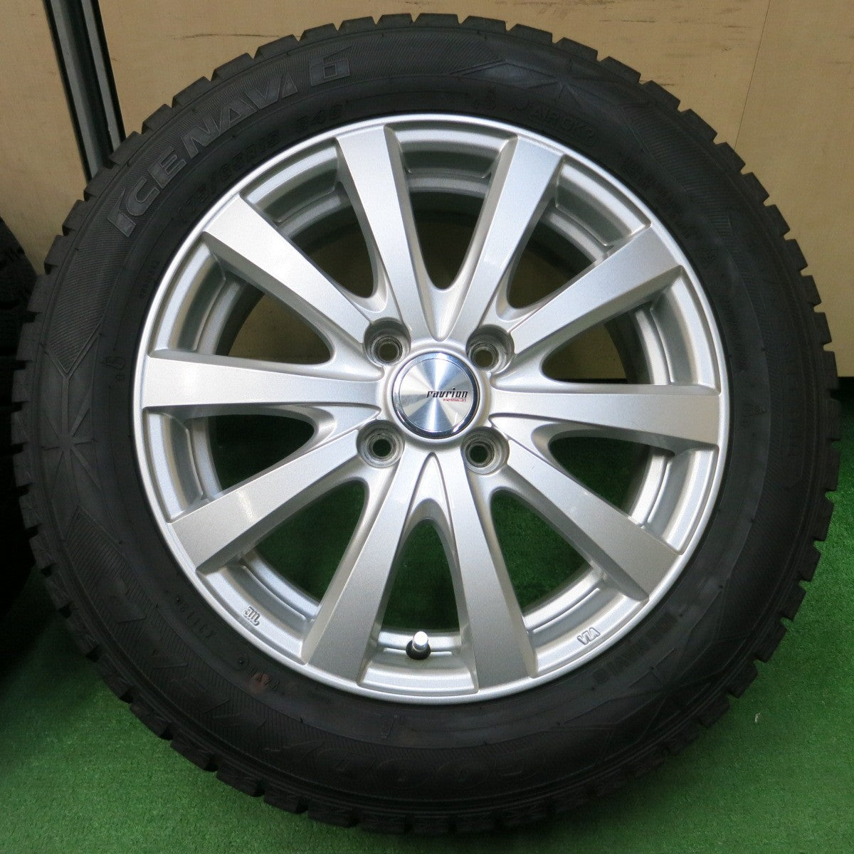 *送料無料* バリ溝！キレイ！9分★スタッドレス 175/65R15 グッドイヤー アイスナビ6 ravrion RS01 ラブリオン 15インチ PCD100/4H★4050101イス