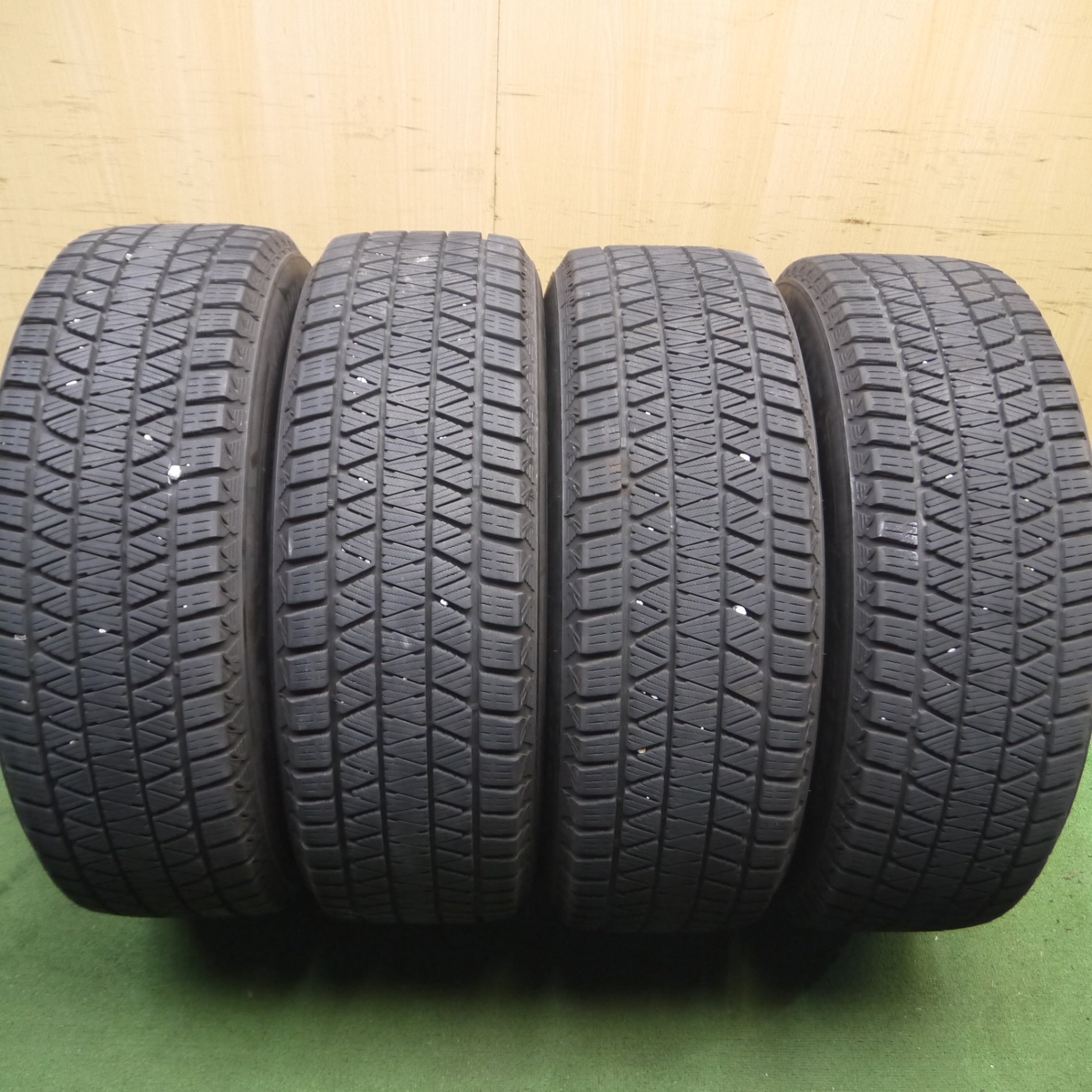 *送料無料* バリ溝！キレイ！8.5分★スタッドレス 225/65R17 ブリヂストン ブリザック DM-V3 TOPRUN トップラン 17インチ  PCD114.3/5H★4040907Hス