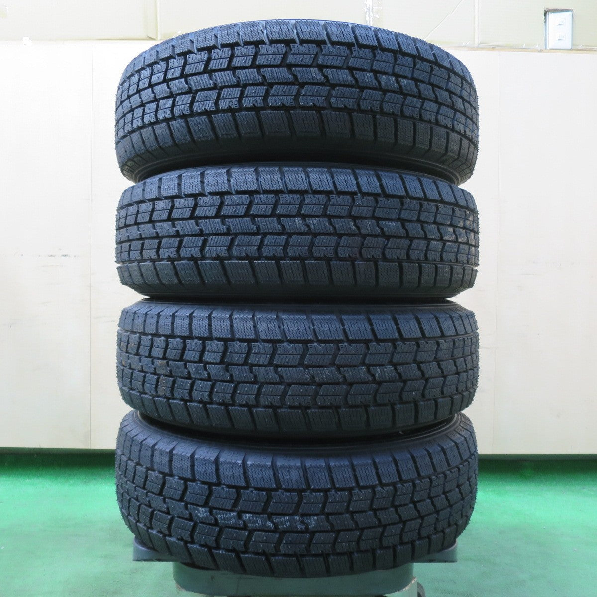 [送料無料] 未使用！22年★スタッドレス 165/65R14 グッドイヤー アイスナビ7 ravrion RS01 ラブリオン 14インチ PCD100/4H★5011514イス