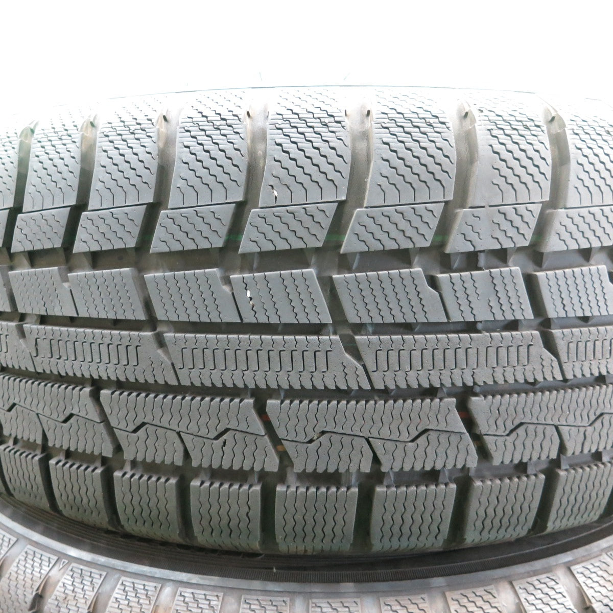 *送料無料* バリ溝！20年！キレイ！9.5分★スタッドレス 215/55R17 トーヨー ウインター トランパス TX VELVA SPORTZ ヴェルヴァ PCD114.3/5H★4042205ナス