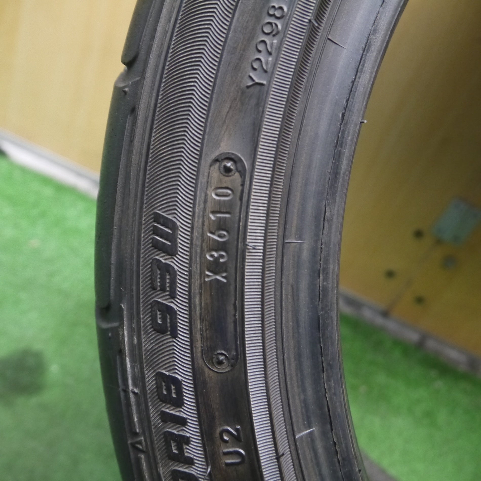 送料無料* バリ溝!8.5分☆245/40R18 ダンロップ ディレッツァ 送料無料* バリ溝!8.5分☆245/40R18 ダンロップ ディレッツァ