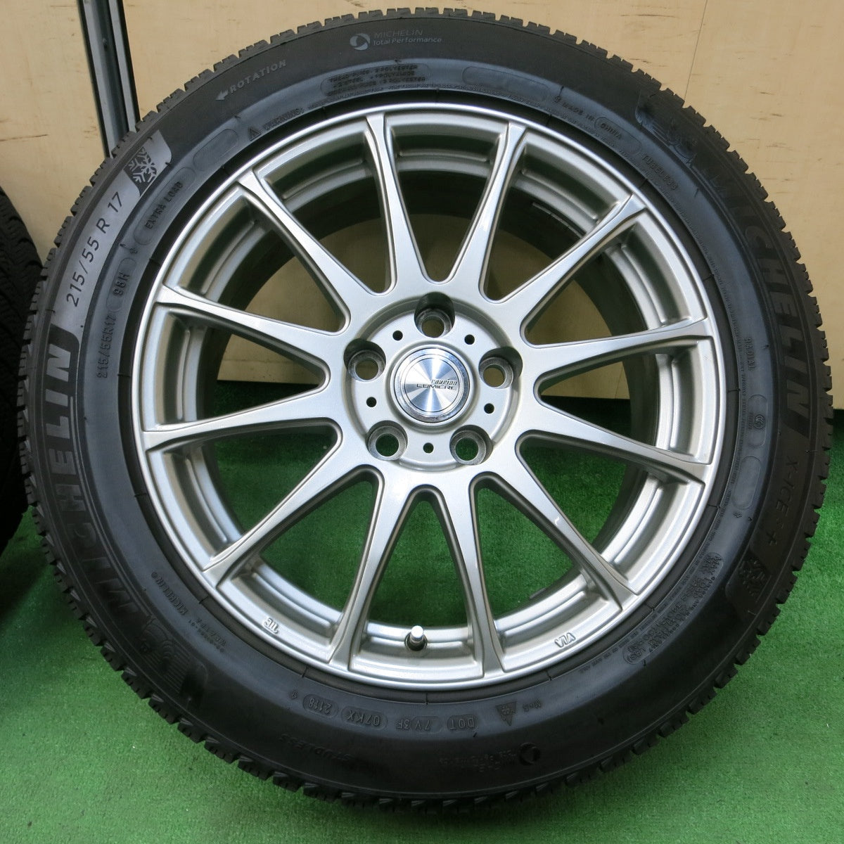 *送料無料* バリ溝！キレイ！9分★スタッドレス 215/55R17 ミシュラン X-ICE3+ ravrion LUMIERE ラブリオン 17インチ PCD114.3/5H★4052307イス