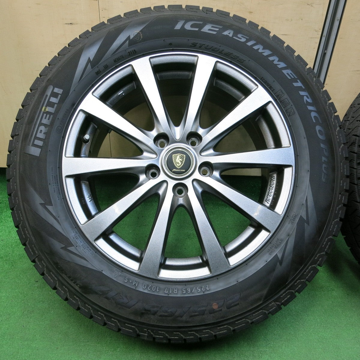 *送料無料* バリ溝！キレイ！8.5分★スタッドレス 225/65R17 ピレリ アイスアシンメトリコ プラス MANARAY SPORT マナレイスポーツ PCD114.3/5H★4052001イス