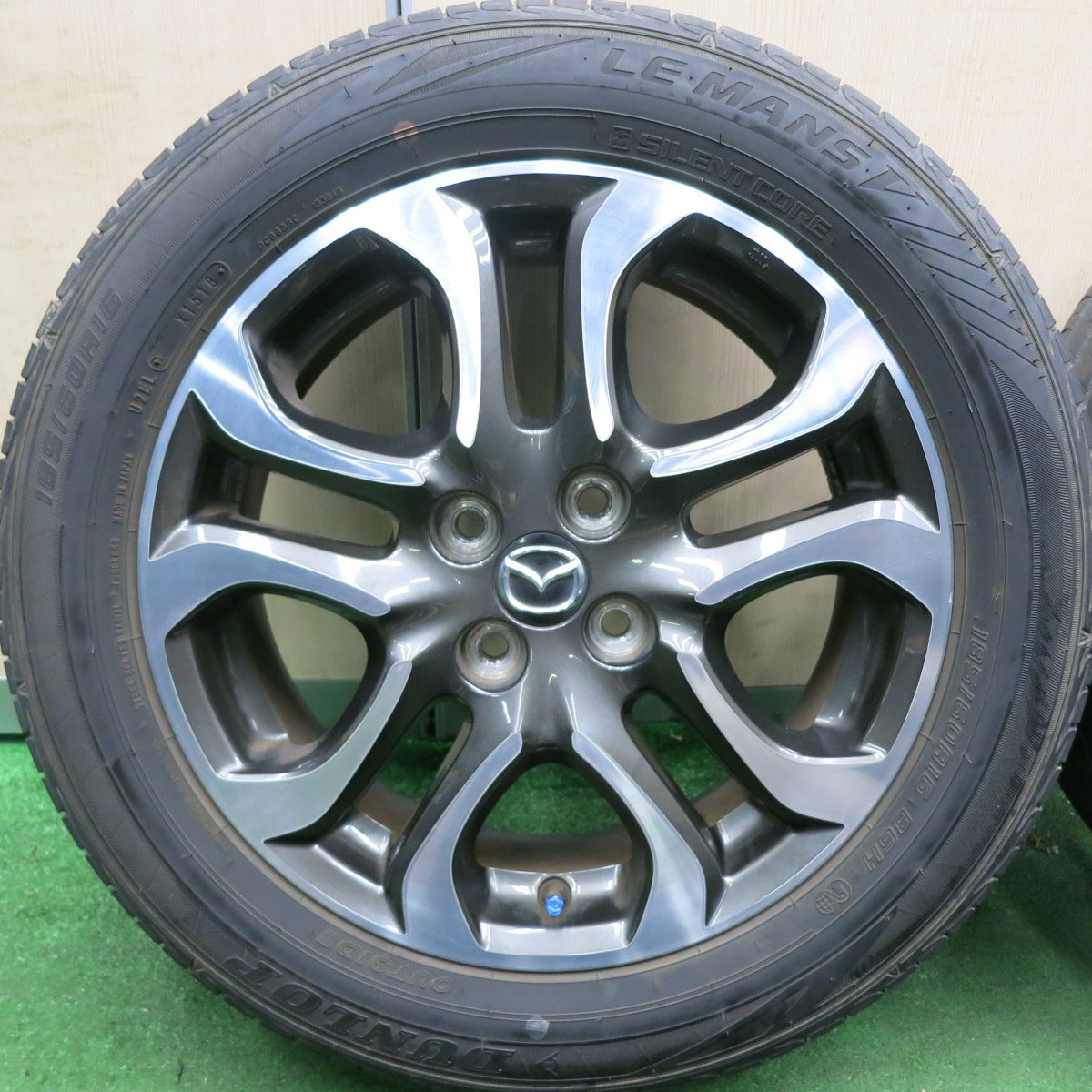 *送料無料* キレイ★マツダ DJ系 デミオ 純正 185/60R16 ダンロップ LE MANS V ルマン5 16インチ PCD100/4H★4070301HAノ