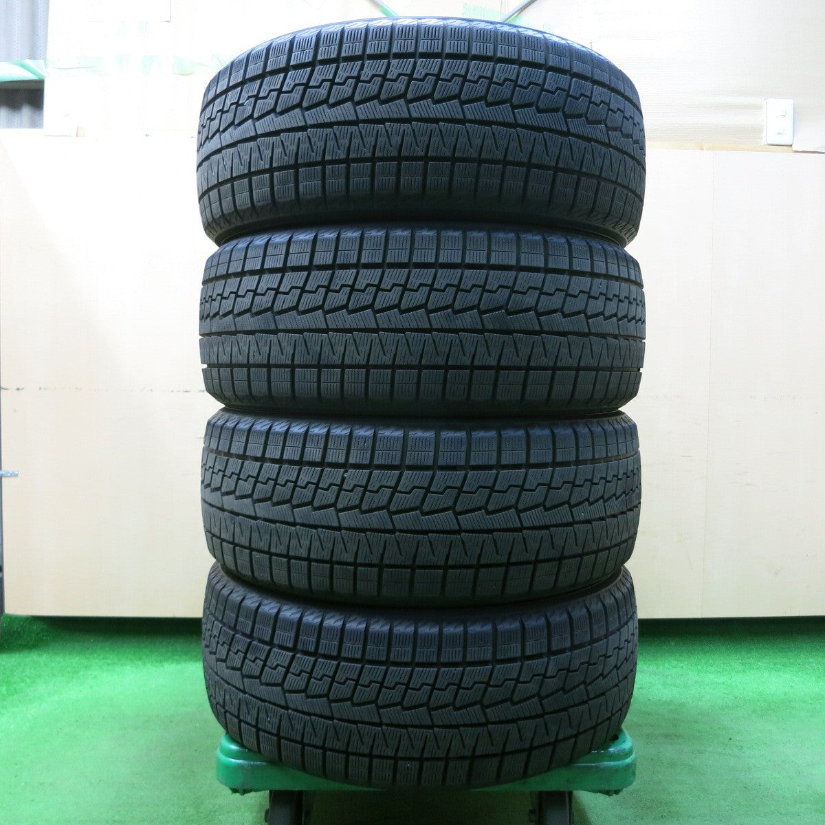 *送料無料* バリ溝！21年！9.5分以上★スタッドレス 225/45R19 ヨコハマ アイスガード iG70 タイヤ 19インチ アルファード ヴェルファイア等★4042104イスタ