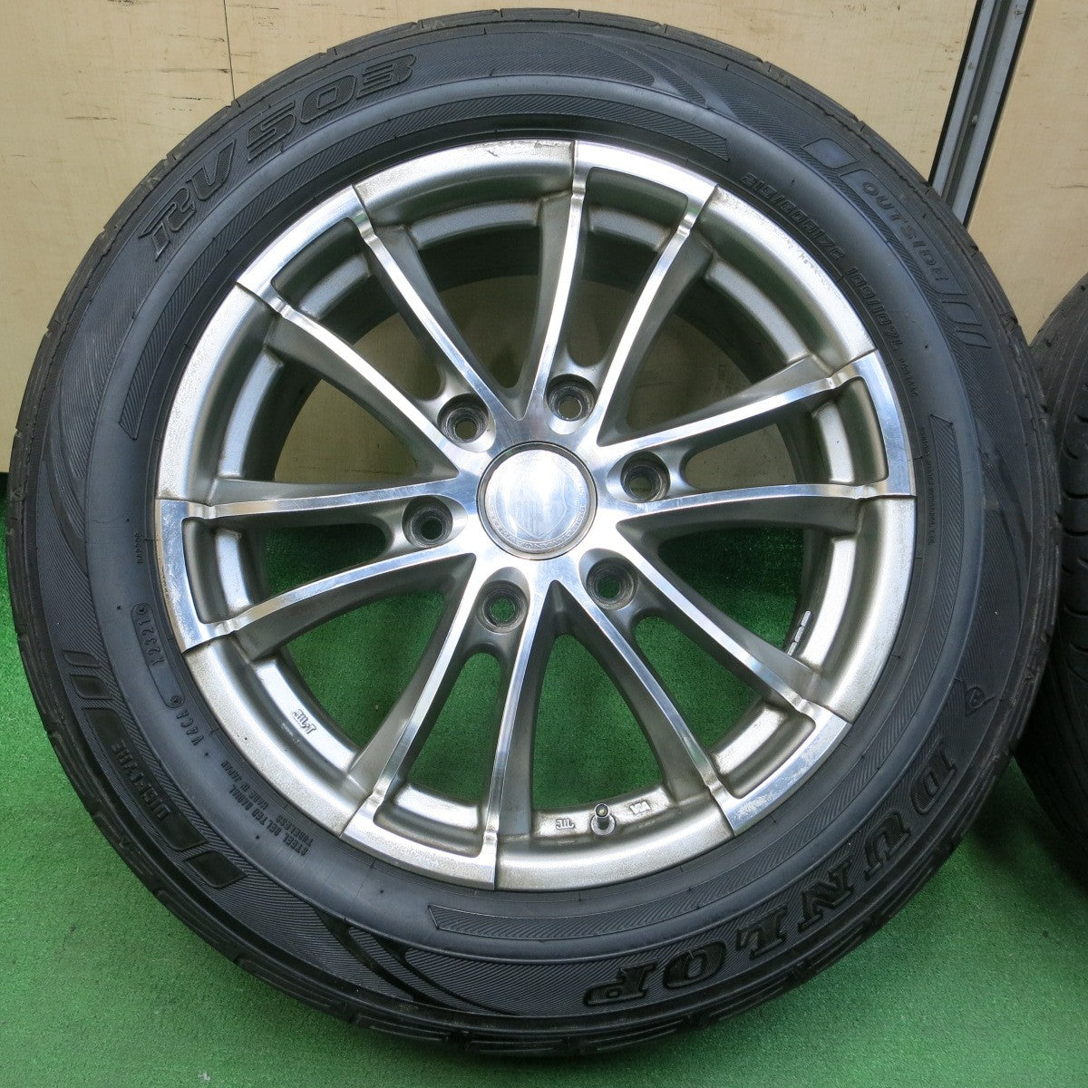 *送料無料* バリ溝！21年！8.5分★ハイエース 等 215/60R17C 109/107L ダンロップ RV503 PERFORMANCE WHEELS 17インチ PCD139.7/6H★4041306イノ