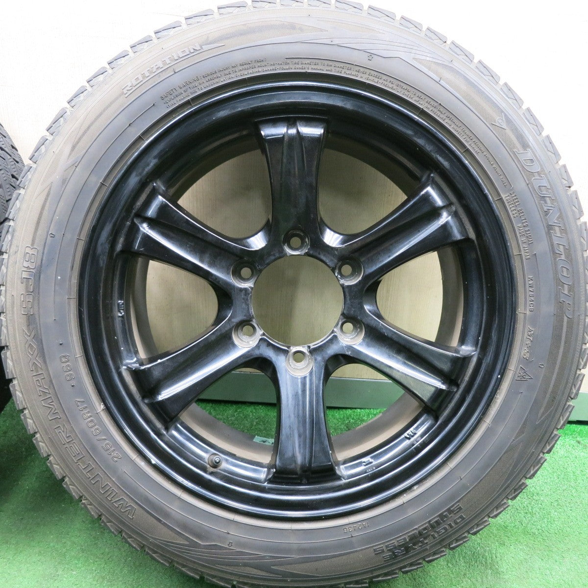 *送料無料* バリ溝！8.5分★KEELER 215/60R17 スタッドレス ダンロップ ウインターマックス SJ8 キーラー 17インチ PCD139.7/6H★4053004HAス