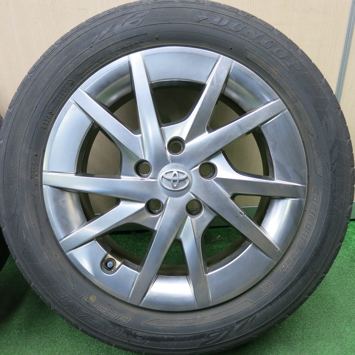 *送料無料* 4本価格★トヨタ プリウスα 純正 205/60R16 ダンロップ エナセーブ EC203 16インチ PCD114.3/5H★4052206HAノ