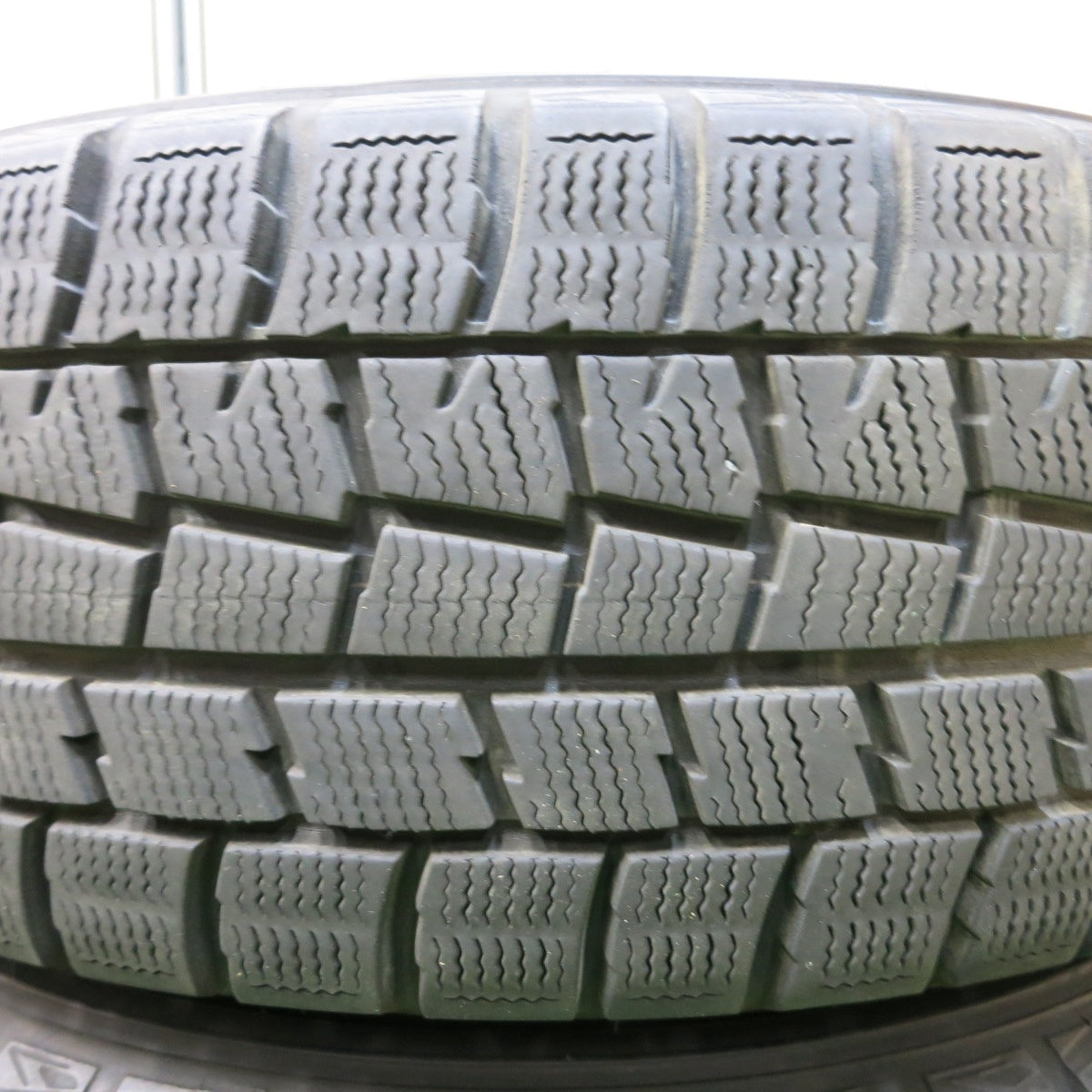 *送料無料* バリ溝！キレイ！8.5分★スタッドレス 195/65R15 ダンロップ ウインターマックス WM01 TEAD テッド 15インチ PCD114.3/5H★4082903SYス