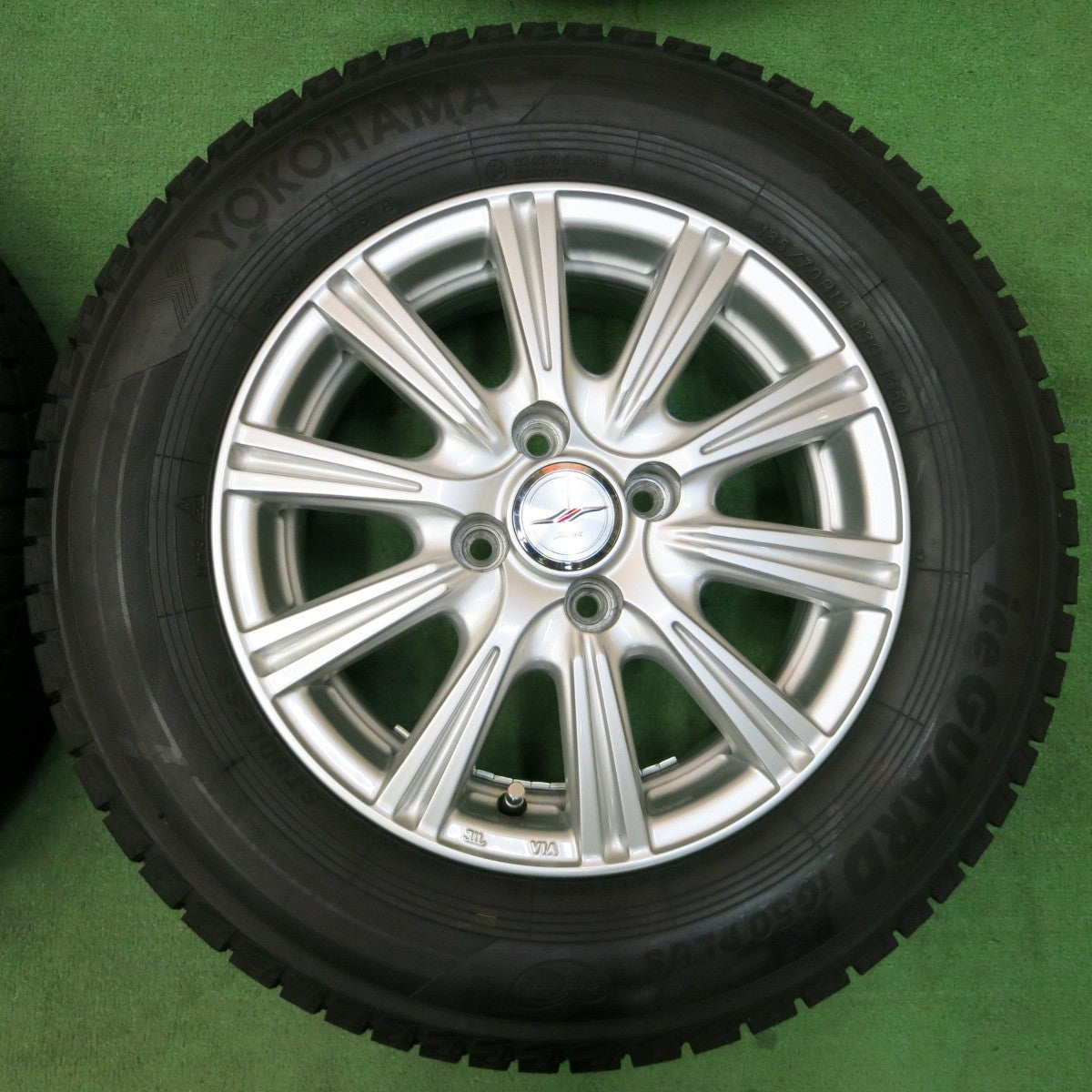 *送料無料* バリ溝！キレイ！ほぼ10分★スタッドレス 185/70R14 ヨコハマ アイスガード iG50 プラス JOKER ジョーカー 14インチ PCD100/4H★4051612イス