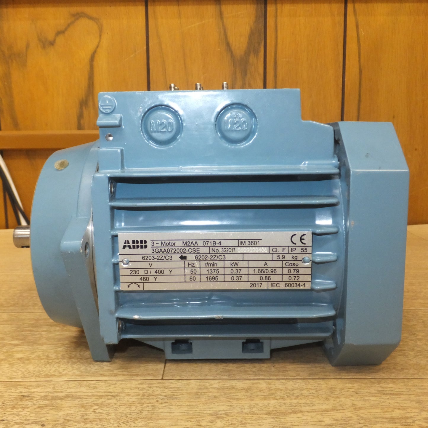 [送料無料] キレイ 現状品★ABB モーター 3～Motor M2AA 071B-4　230D/400Y 50/60Hz 0.37kW★