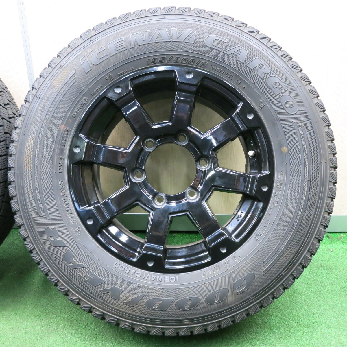 *送料無料* バリ溝！23年！綺麗！9.5分★ハイエース等 ROCK KELLY MX1 BADX 195/80R15 スタッドレス グッドイヤー アイスナビ CARGO ロックケリー PCD139.7/6H★4051101NJス