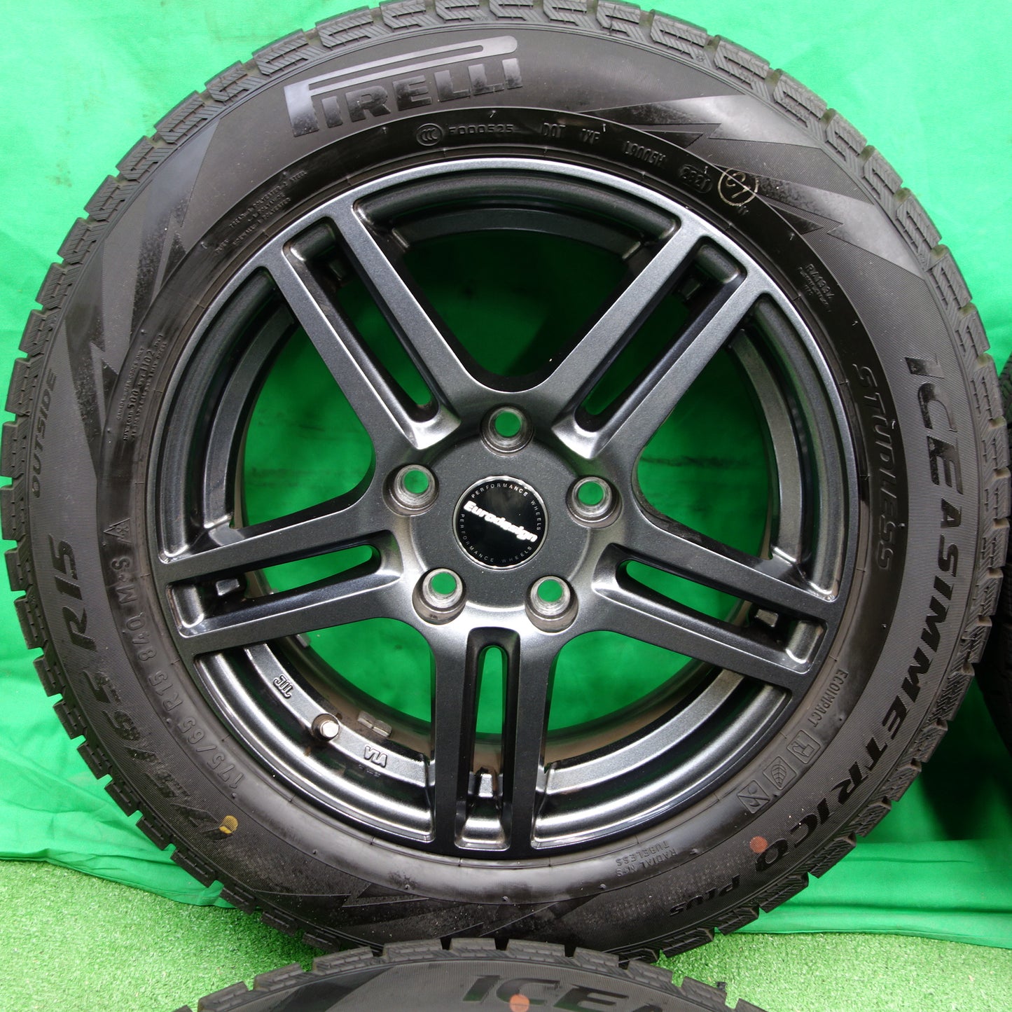 *送料無料* バリ溝！キレイ！21年製 9.5分以上★175/65R15 スタッドレス ピレリ アイスアシンメトリコ プラス Eurodesign ユーロデザイン PCD112/5H★3100701TNス