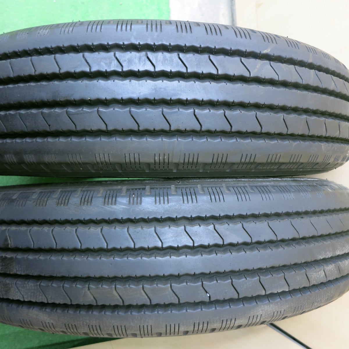 *送料無料* バリ溝！20年！9分★トラック タイヤ 195/85R16 114/112L ヨコハマ SUPER STEEL RY108A 16インチ★4060404ナノタ