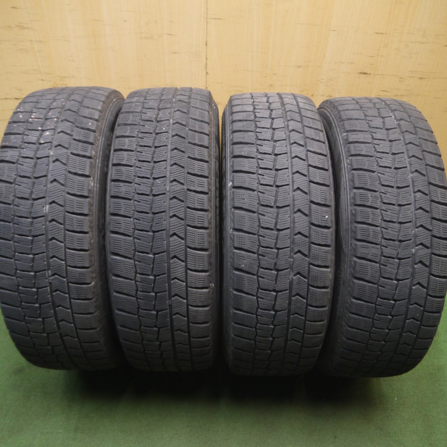 *送料無料* バリ溝！21年！キレイ！9.5分★スタッドレス 215/60R17 ダンロップ ウインターマックス WM02 PRD 17インチ PCD114.3/5H★4061705Hス