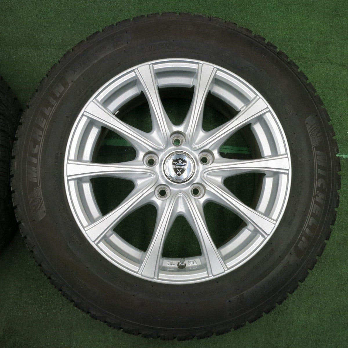 *送料無料* バリ溝！21年！綺麗！8.5分★スタッドレス 205/65R16 ミシュラン X-ICE SNOW ESTROSA エステローザ 16インチ PCD114.3/5H★4042502NJス