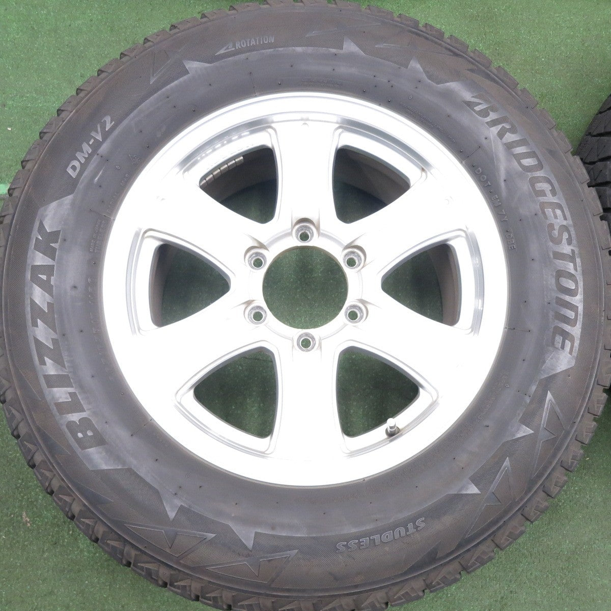 *送料無料* 4本価格★スタッドレス 265/65R17 ブリヂストン ブリザック DM-V2 KEELER キーラー 17インチ PCD139.7/6H★4051010HAス