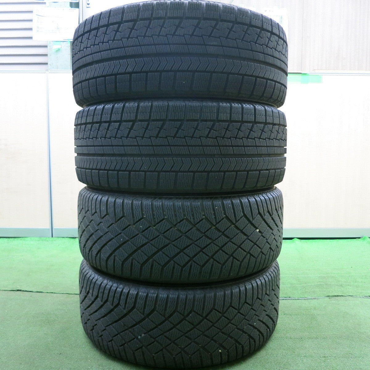 *送料無料* バリ溝！21年！9.5分★トヨタ 30系 アルファード SCパッケージ 純正 235/50R18 スタッドレス ブリヂストン VRX コンチネンタル バイキングコンタクト7 PCD114.3/5H★4063009HAス